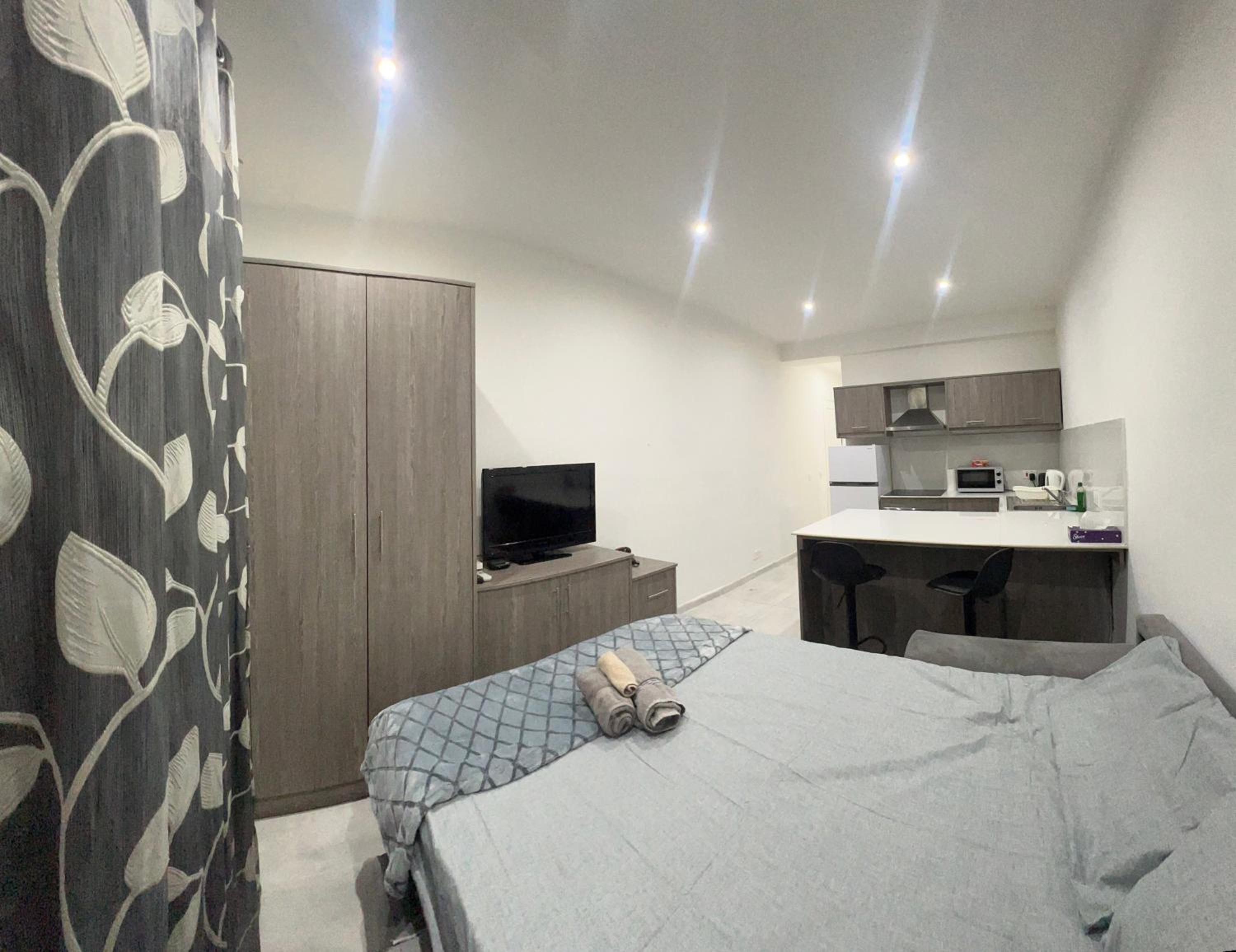Practical and Versatile Studio in Msida, Perfect for Travelers view 2