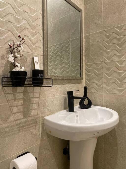 Elegant studio self catering private entrance