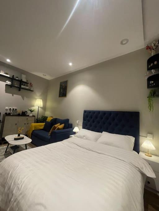 Elegant studio self catering private entrance