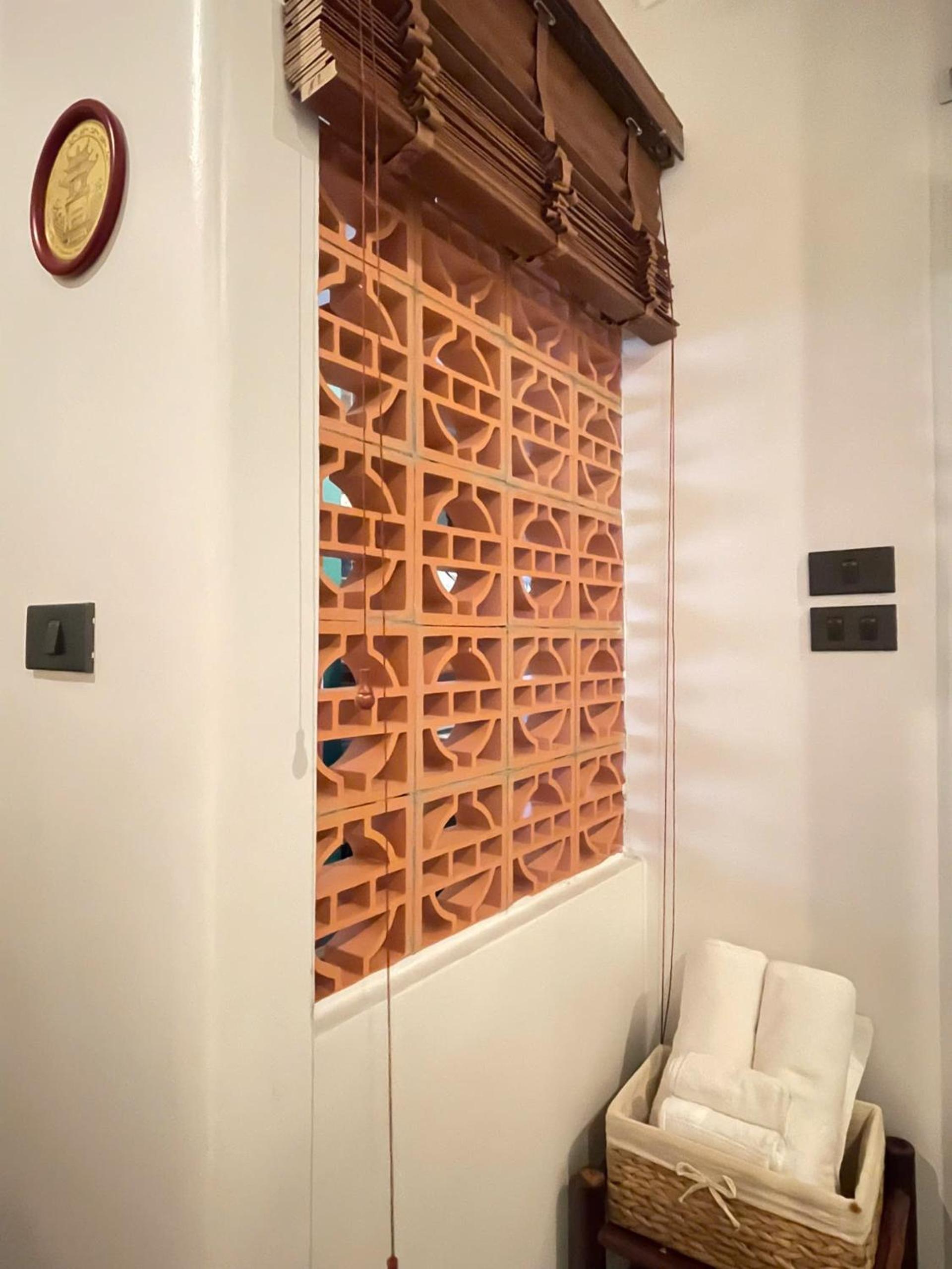 Amazing View, Natural View, 3' To Hoan Kiem Lake, Free Wifi, Netflix, 2 Beds, 1 Toilet-2 Showers
