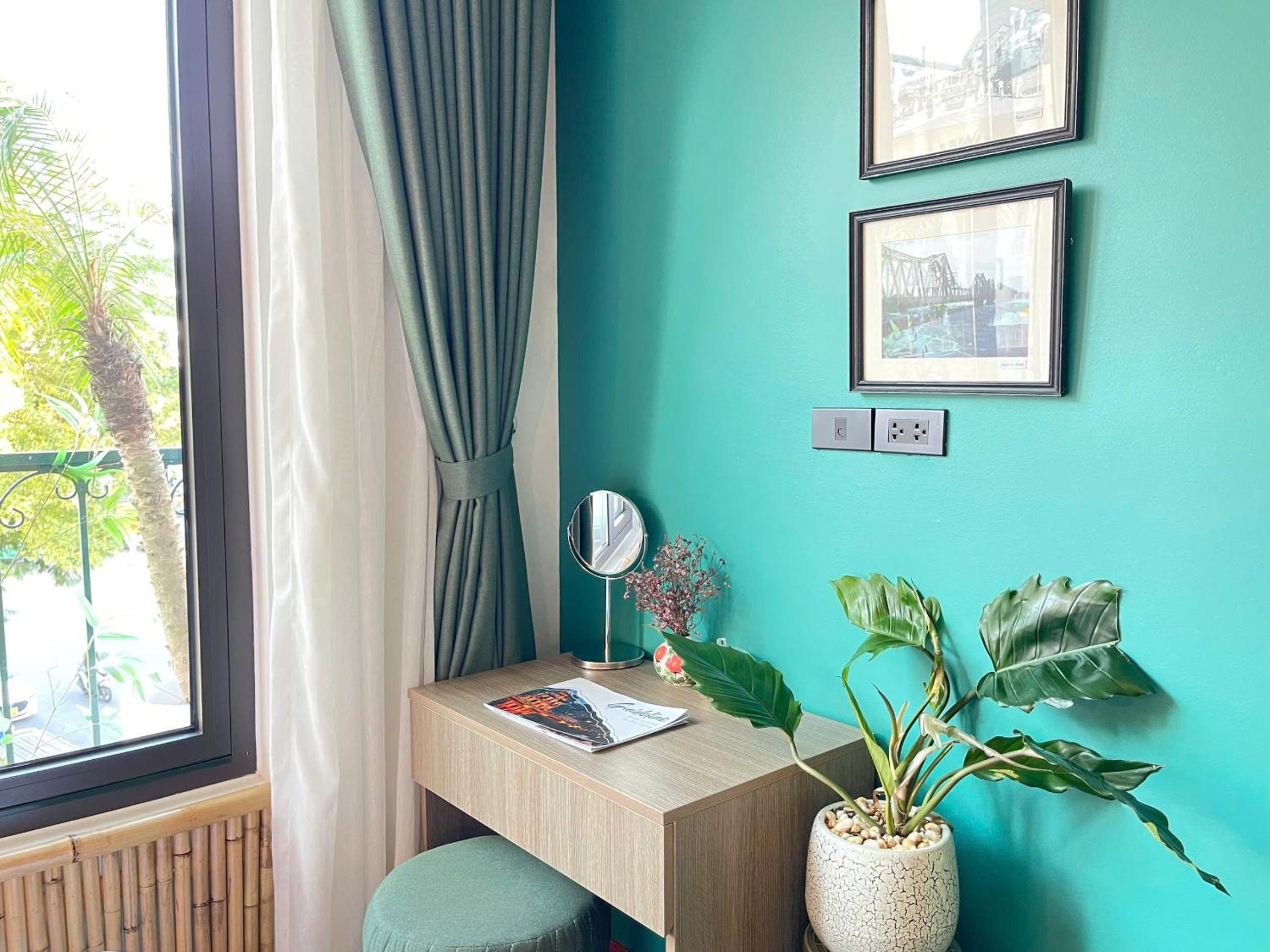 Amazing View, Natural View, 3' To Hoan Kiem Lake, Free Wifi, Netflix, 2 Beds, 1 Toilet-2 Showers
