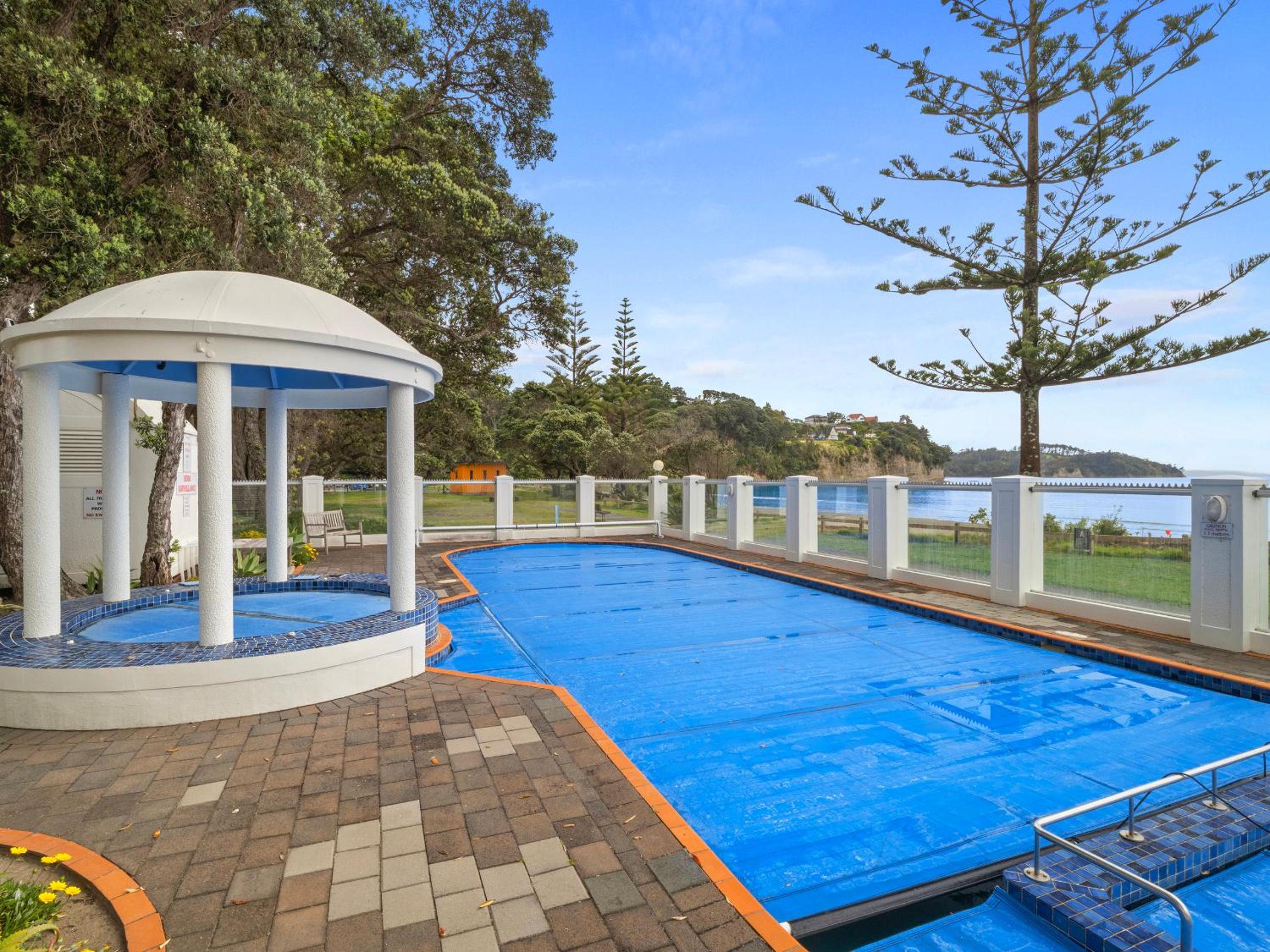 Poolside Waterfront - Orewa Oceanside Villa view 4