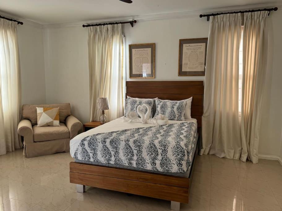 Jacks Hill Villa - Kingston