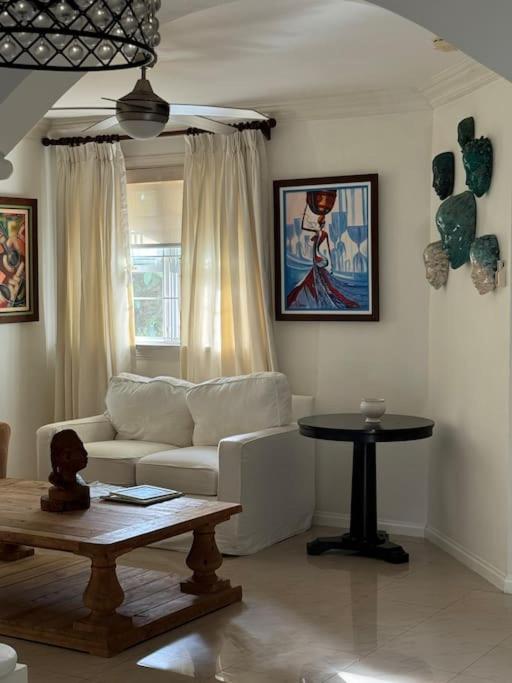 Jacks Hill Villa - Kingston