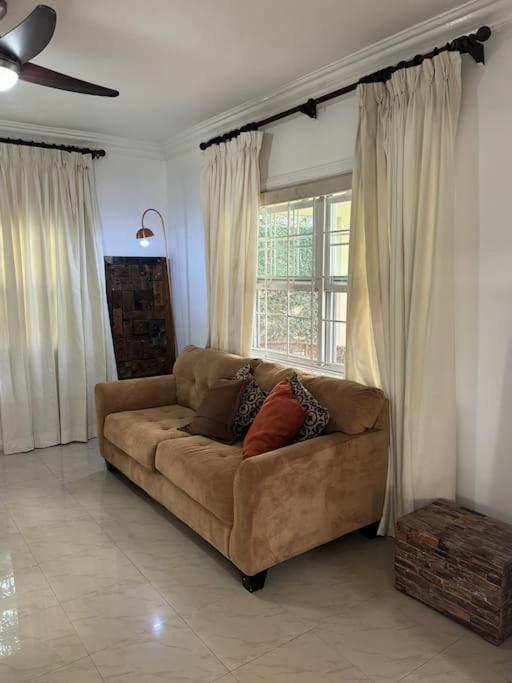 Jacks Hill Villa - Kingston