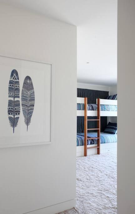 Racquet Retreat by Noosa Secret Destinations- Short Walk to Hastings Street