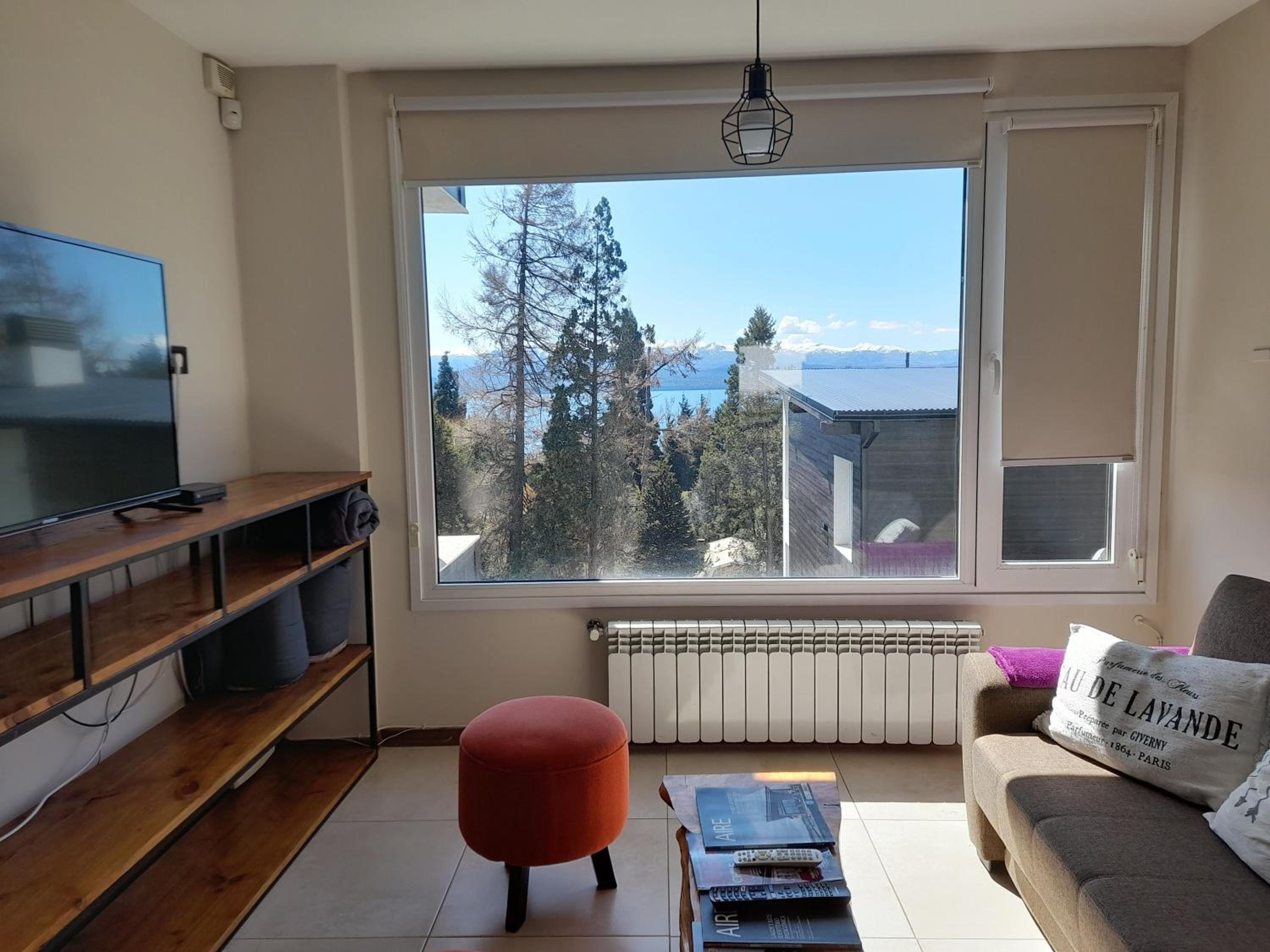 Departamento con vista al lago