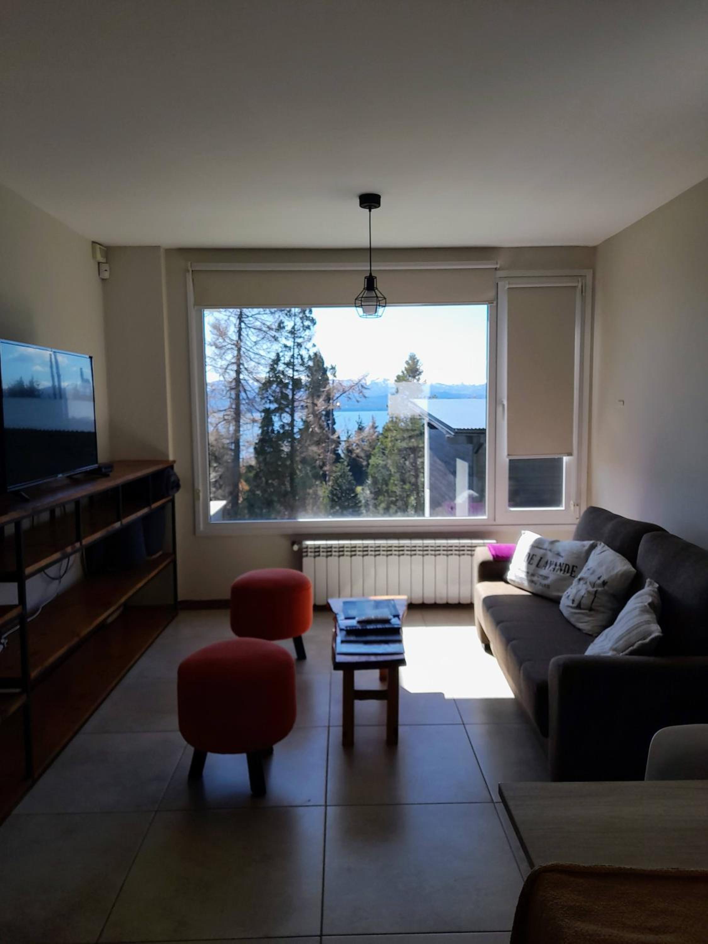 Departamento con vista al lago