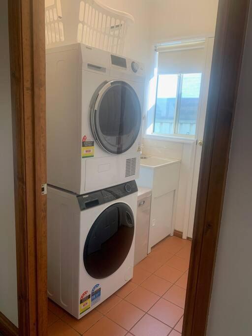 Cheerful 2 bedroom townhouse with secure parking