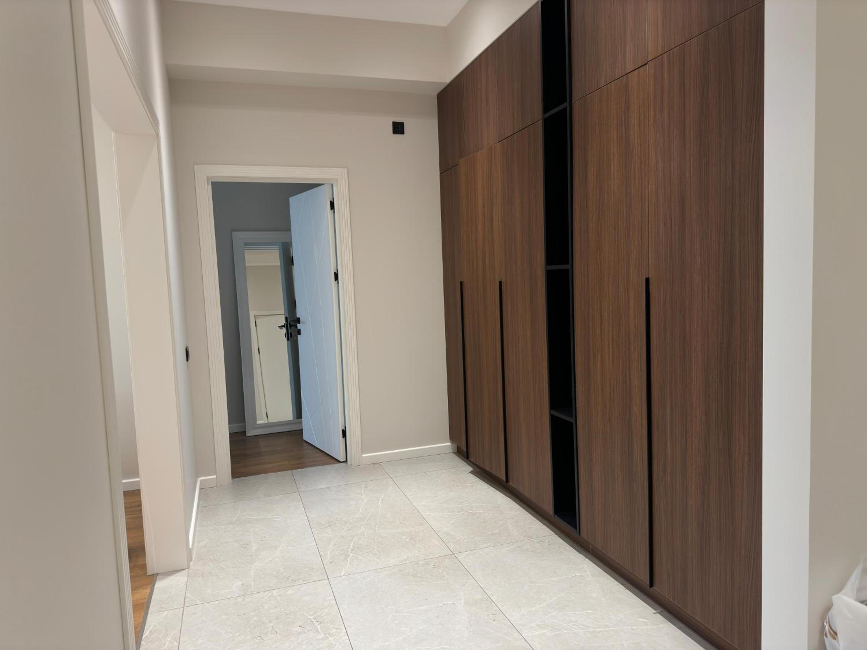 Majestic Residence Baku, White City
