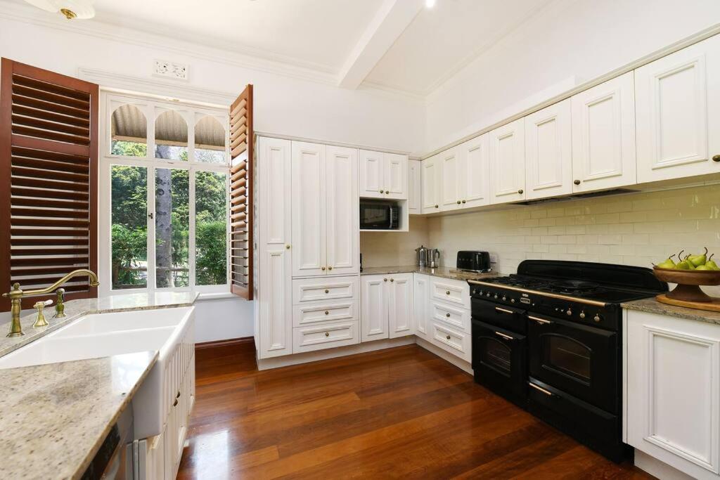 Currawong House