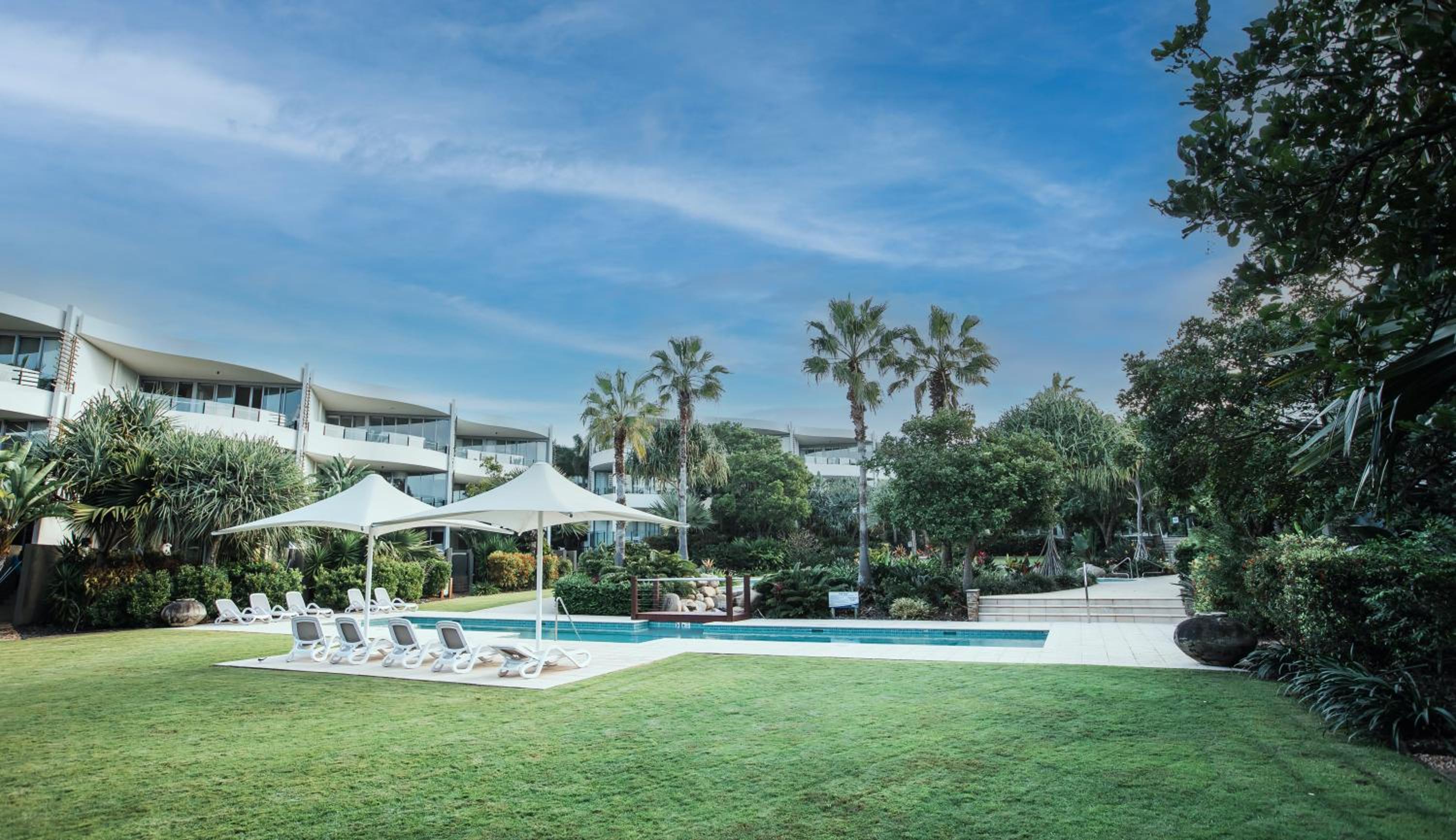 Unit 118 Luxury Beachfront Penthouse - Cotton Beach