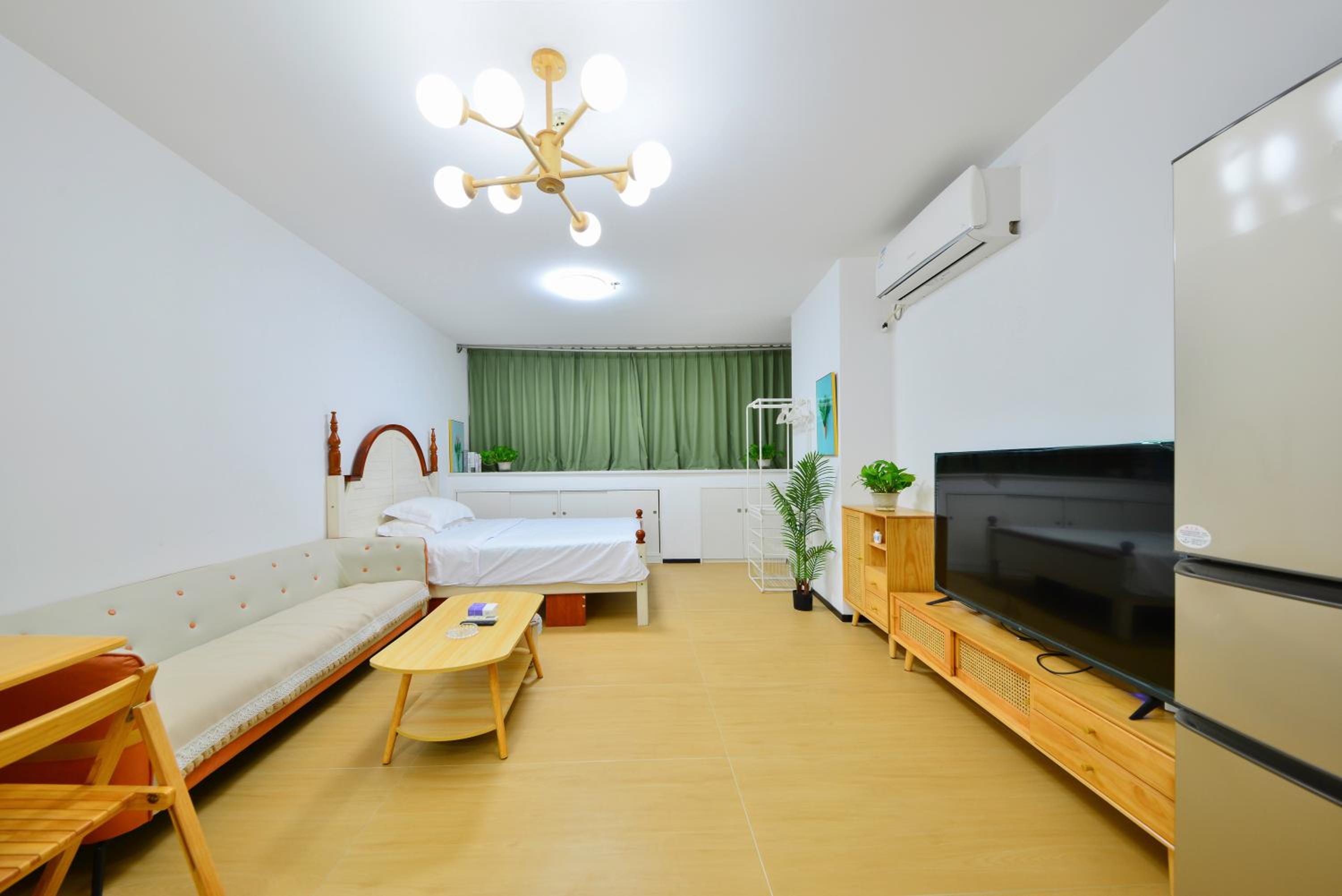 House of Great White Apartment