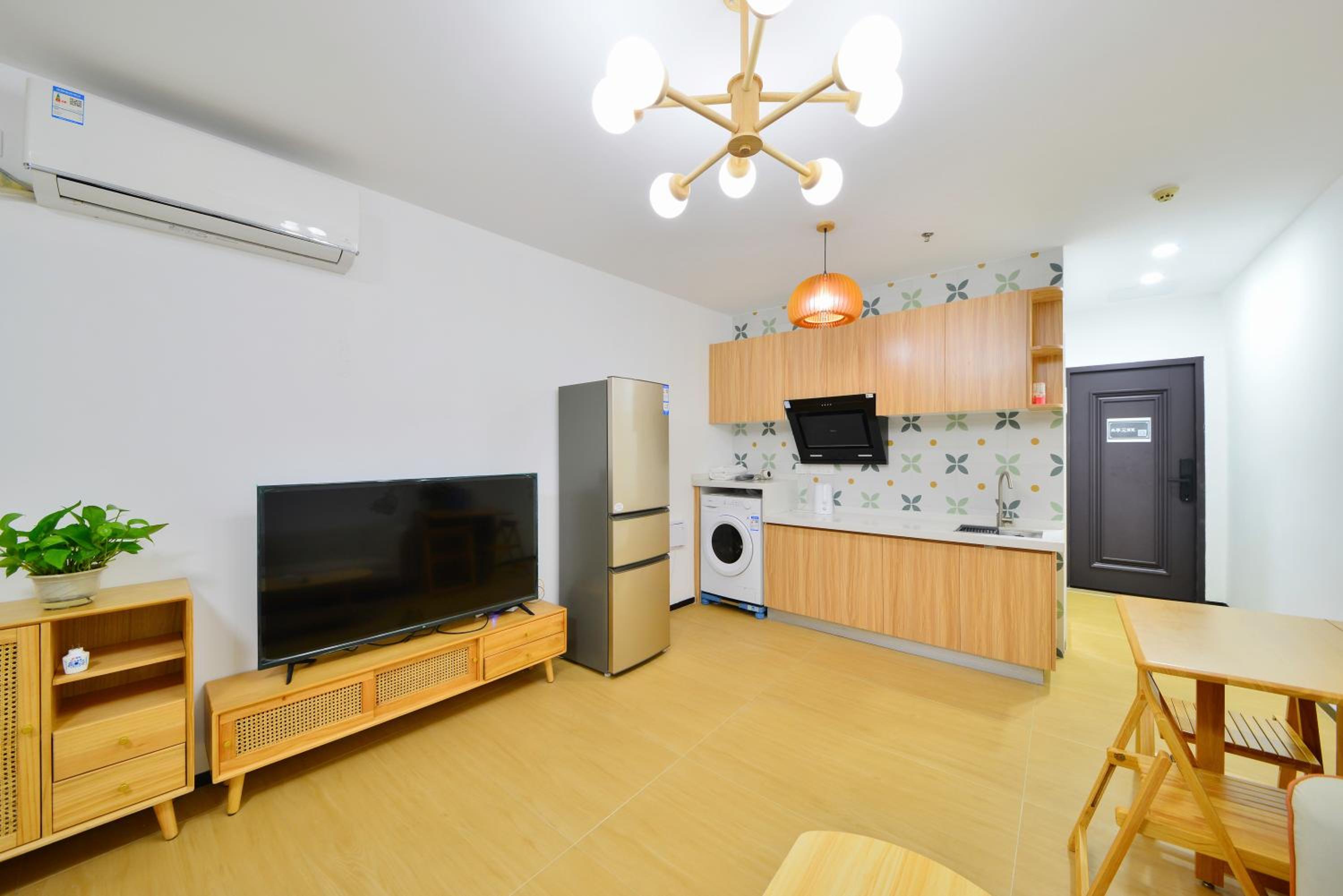 House of Great White Apartment