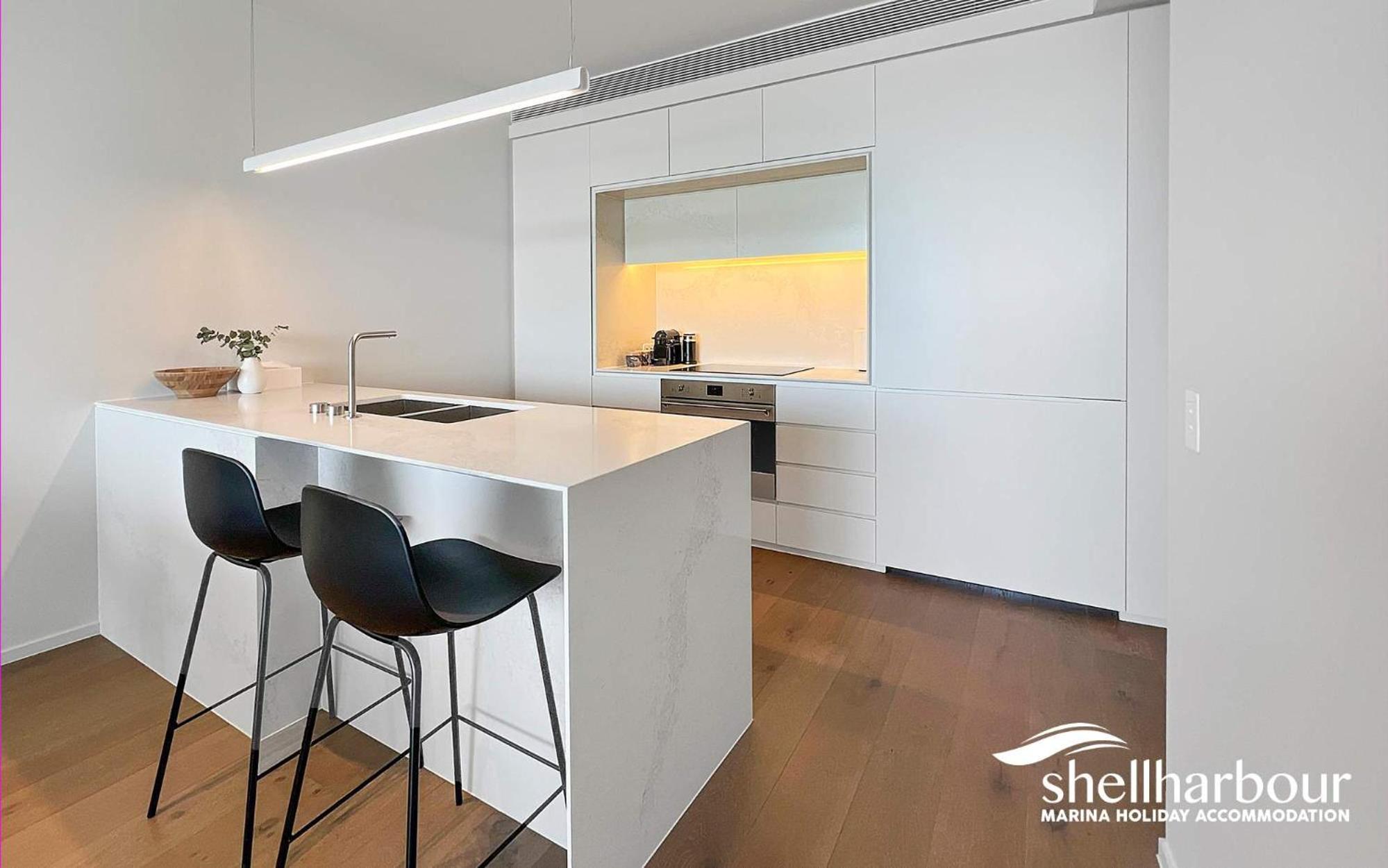 Marina Vista - Waterfront Apartment