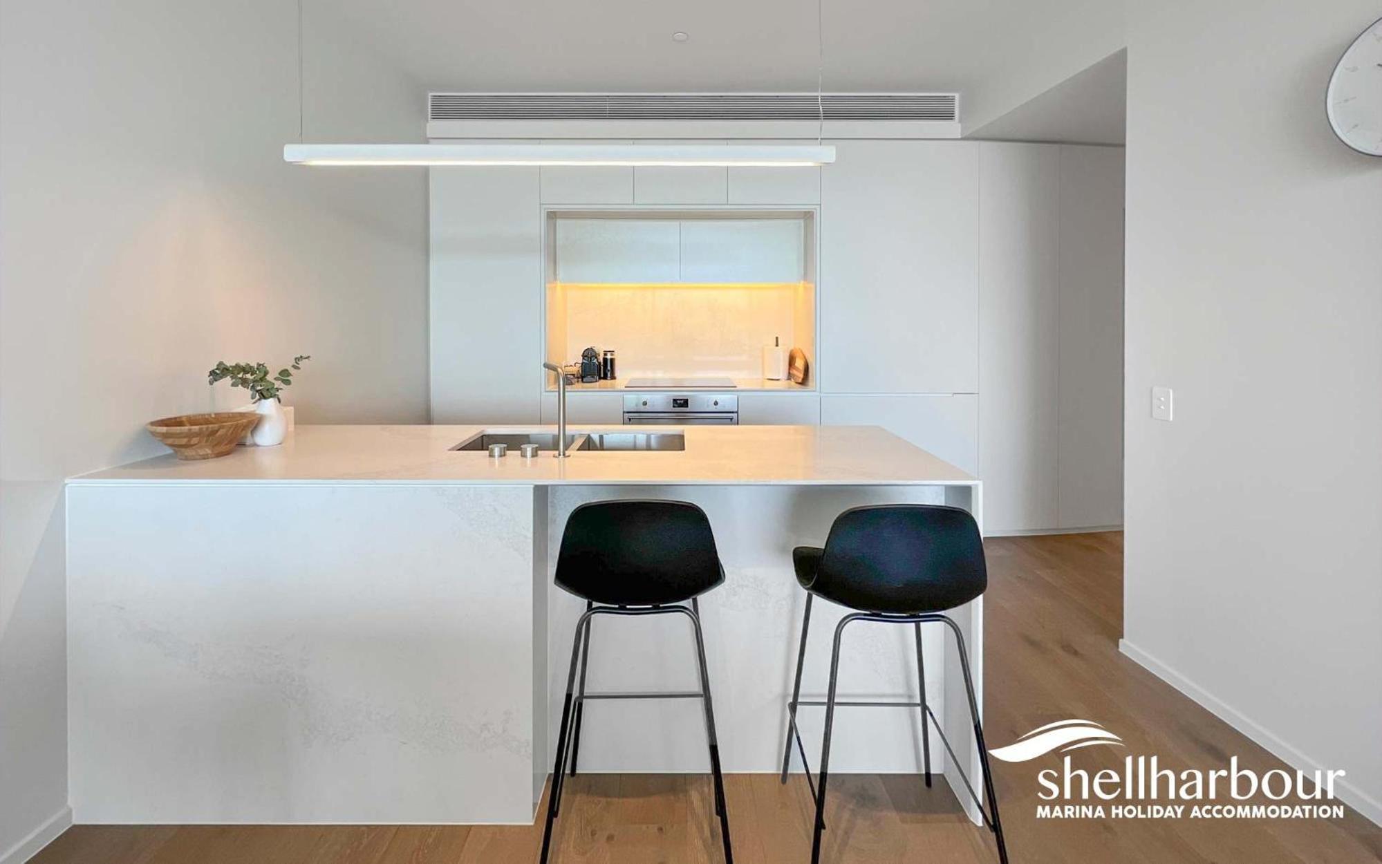 Marina Vista - Waterfront Apartment