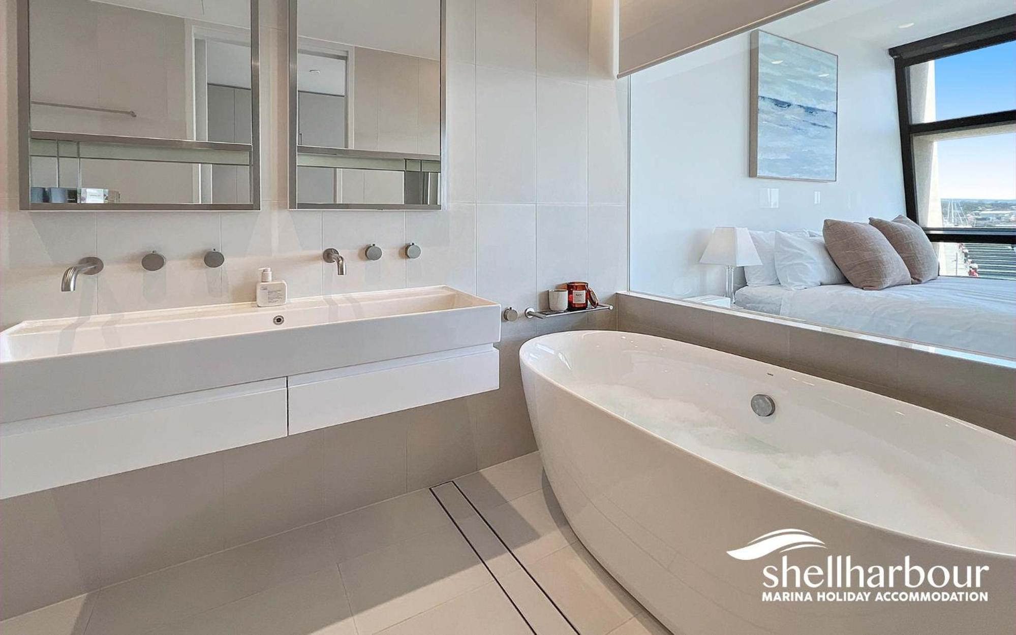 Marina Vista - Waterfront Apartment