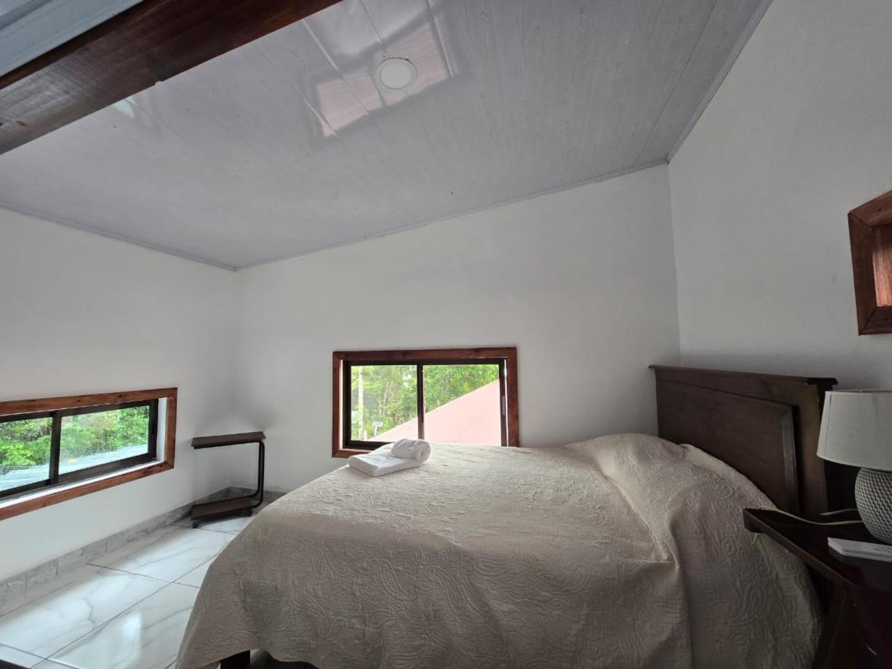 Happy Paradise Lodge