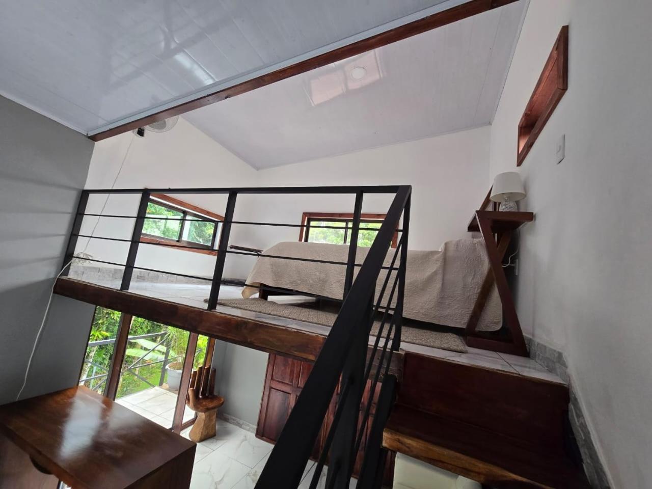 Happy Paradise Lodge