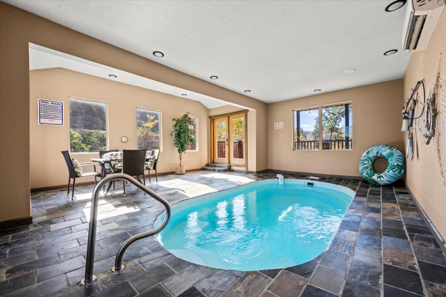 Indoor Pool, Volleyball Beach, Mountain View, Luxury view 2