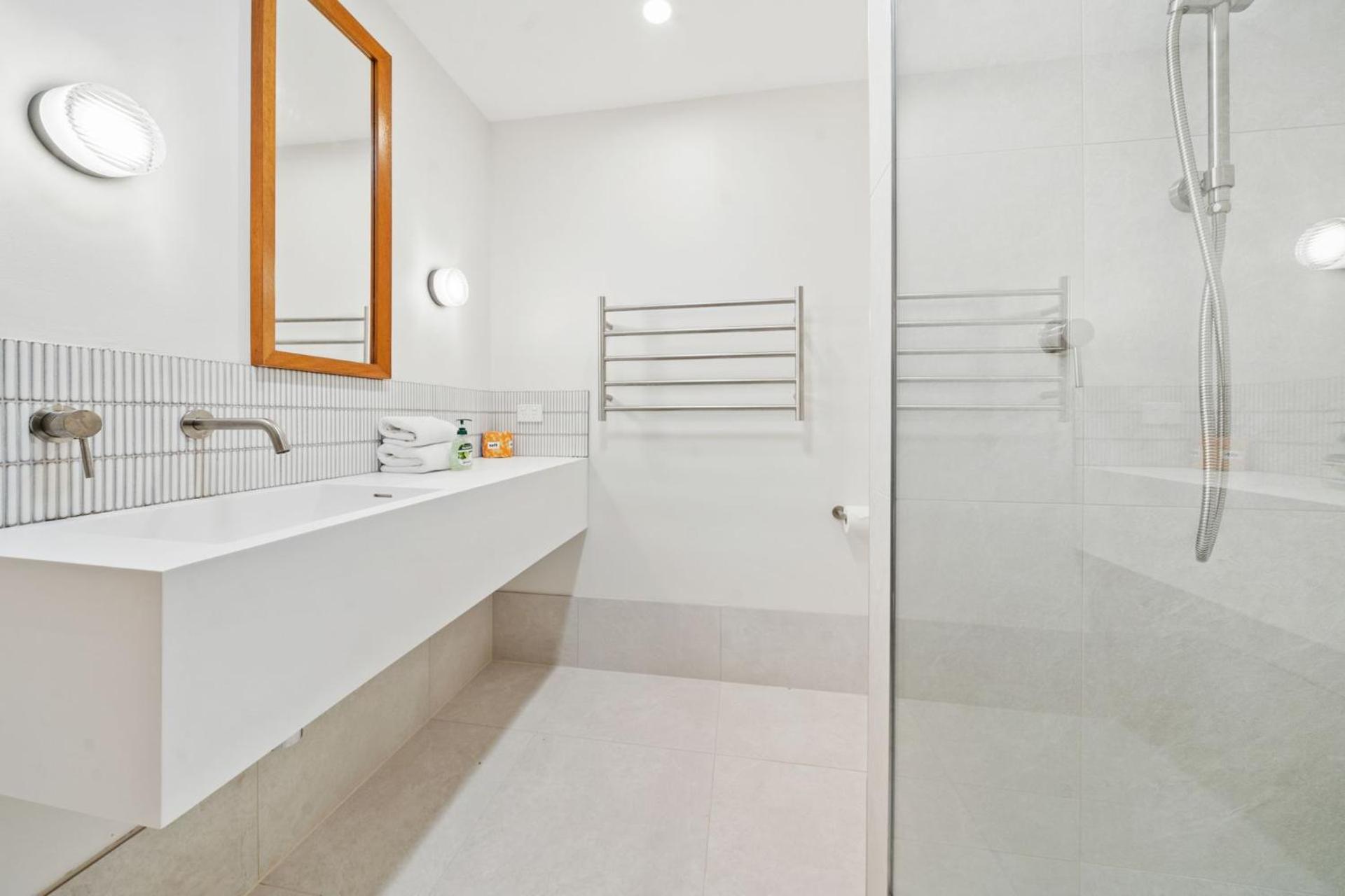 Claytons 7 by Discover Stradbroke
