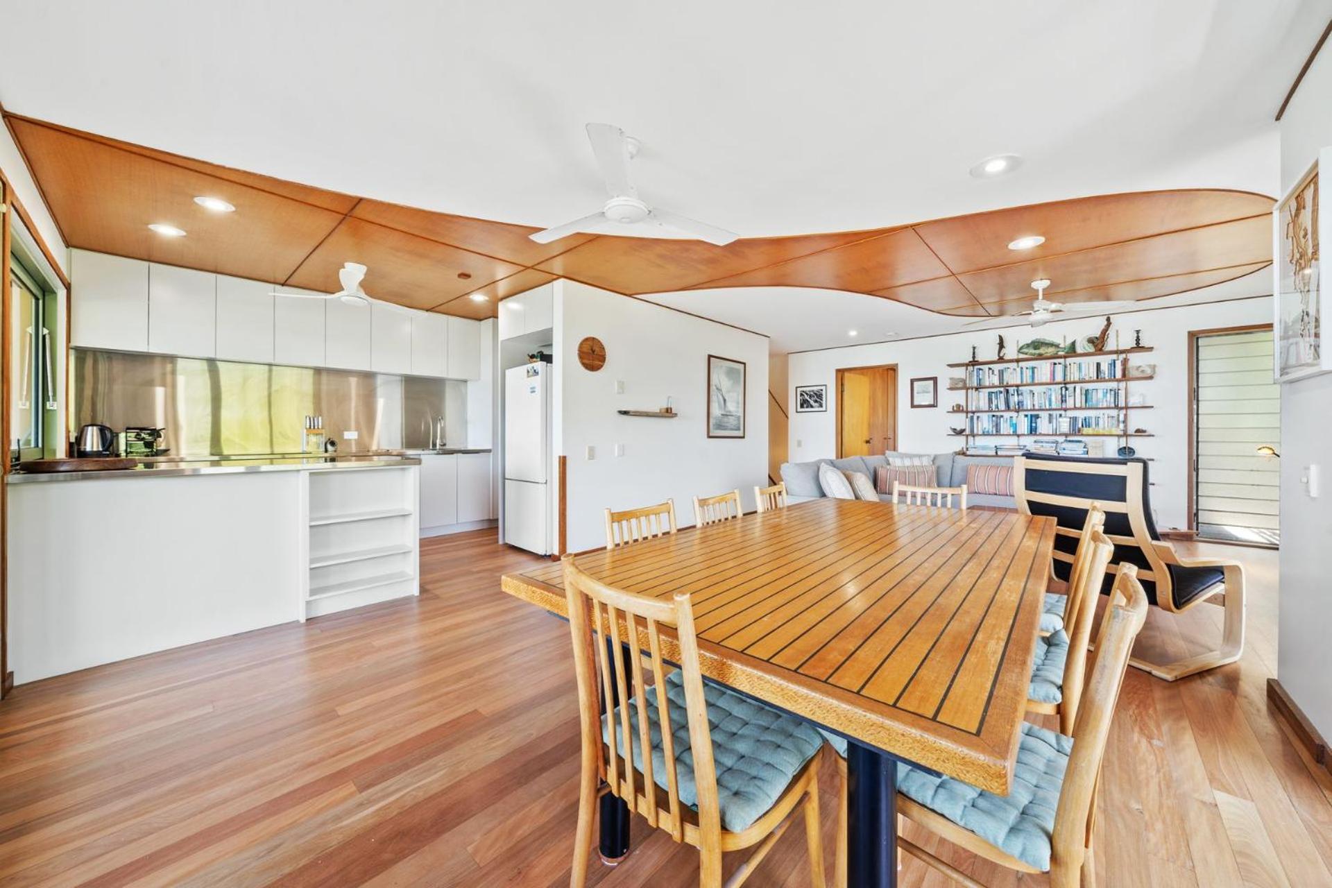 Claytons 7 by Discover Stradbroke