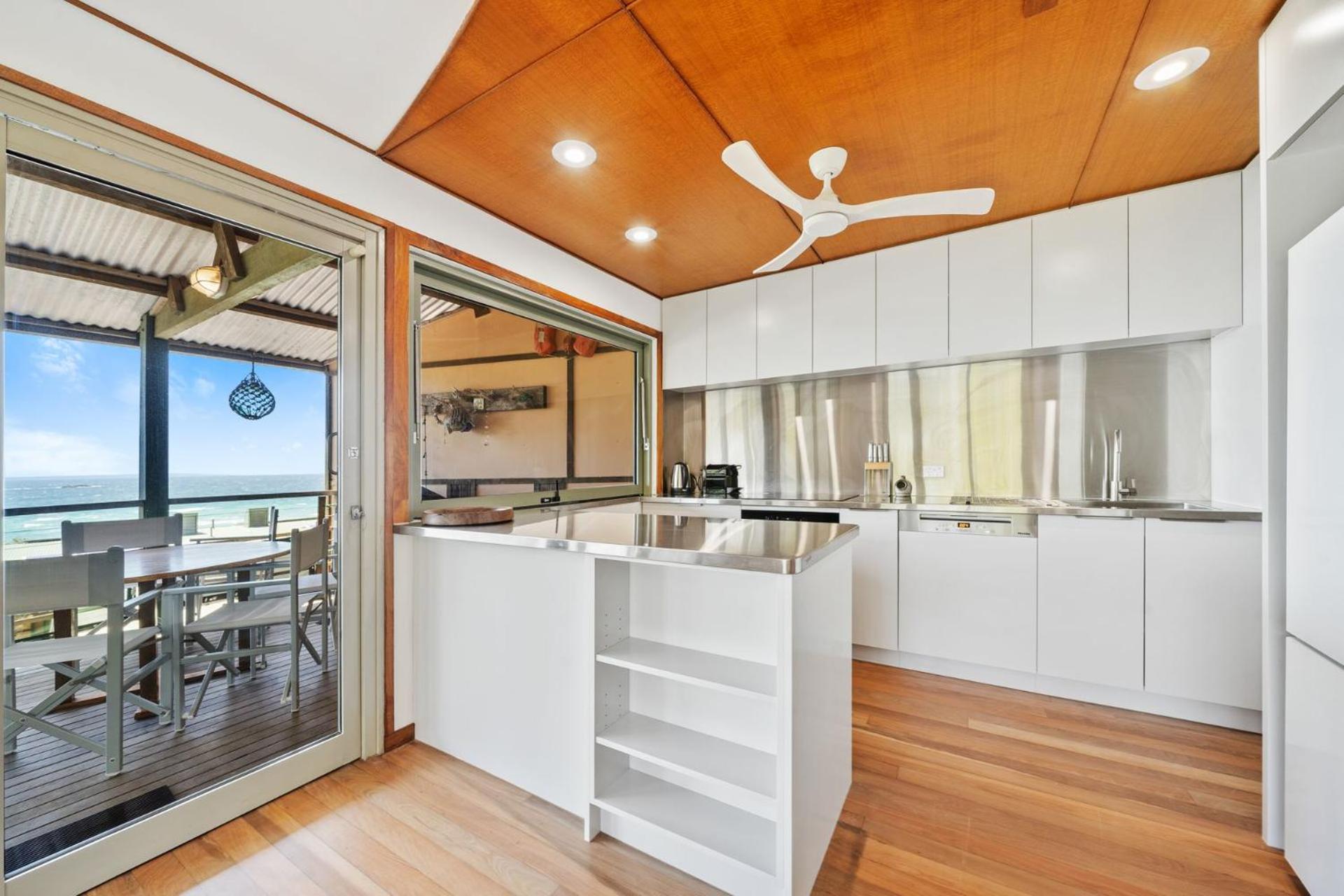 Claytons 7 by Discover Stradbroke