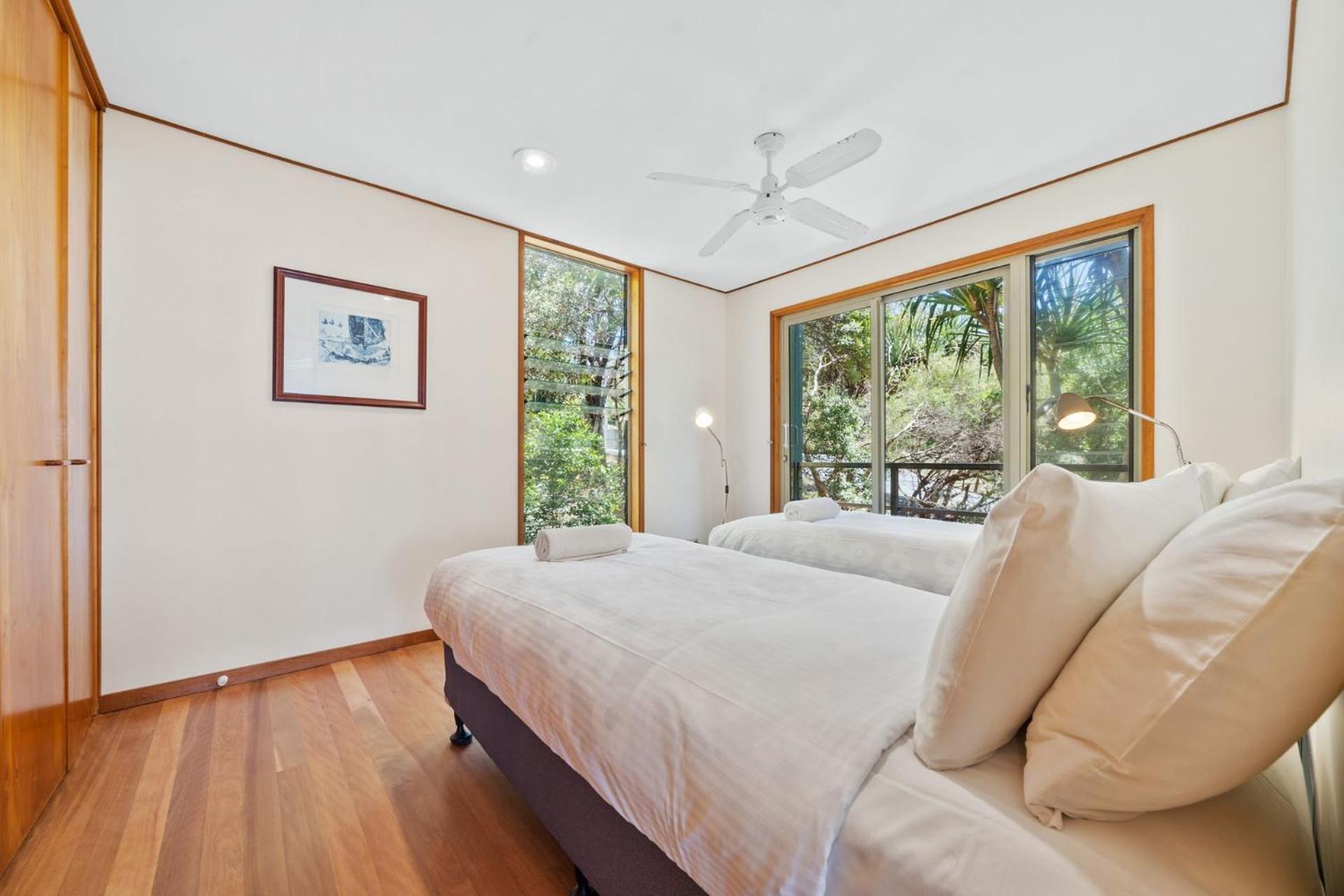 Claytons 7 by Discover Stradbroke