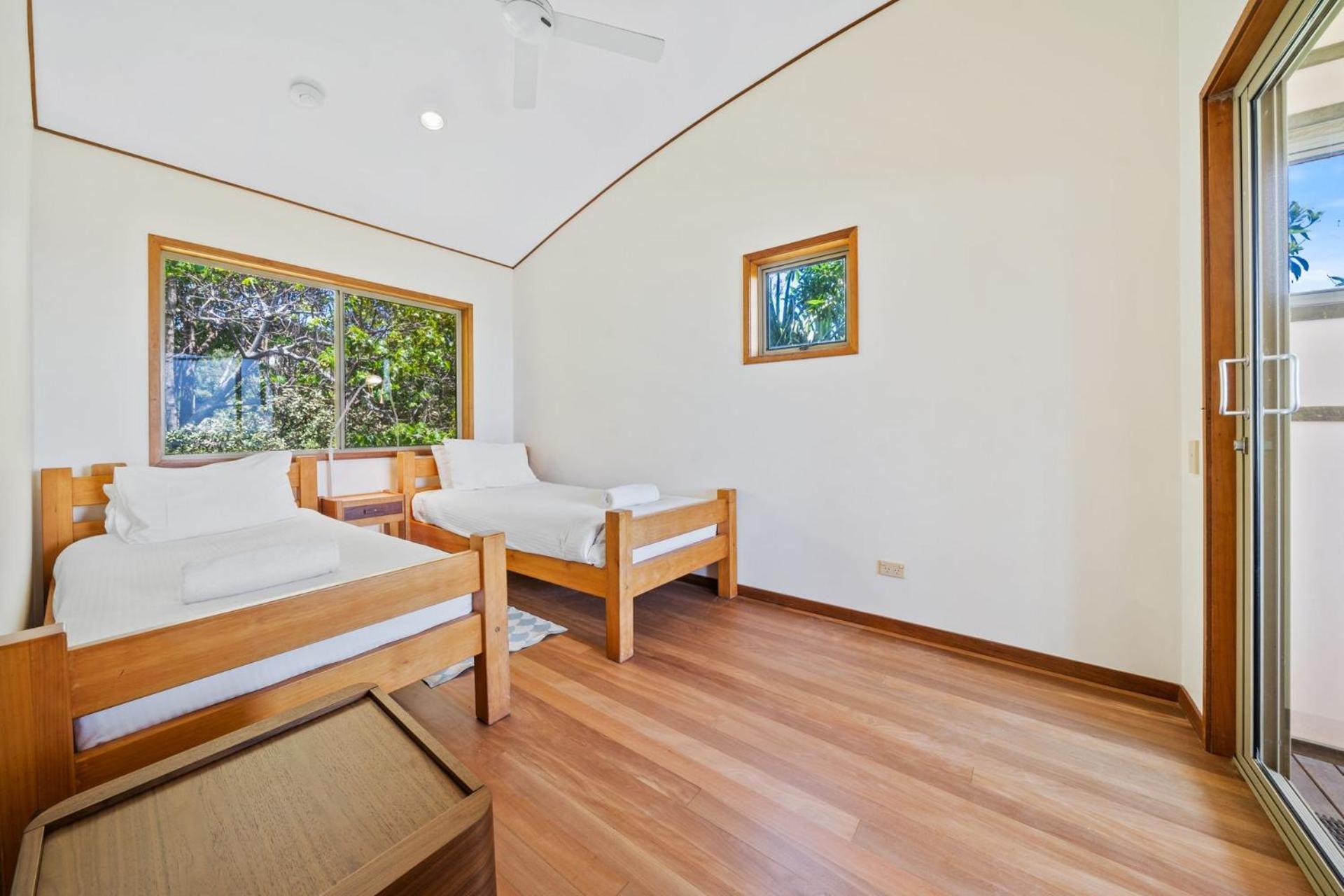 Claytons 7 by Discover Stradbroke