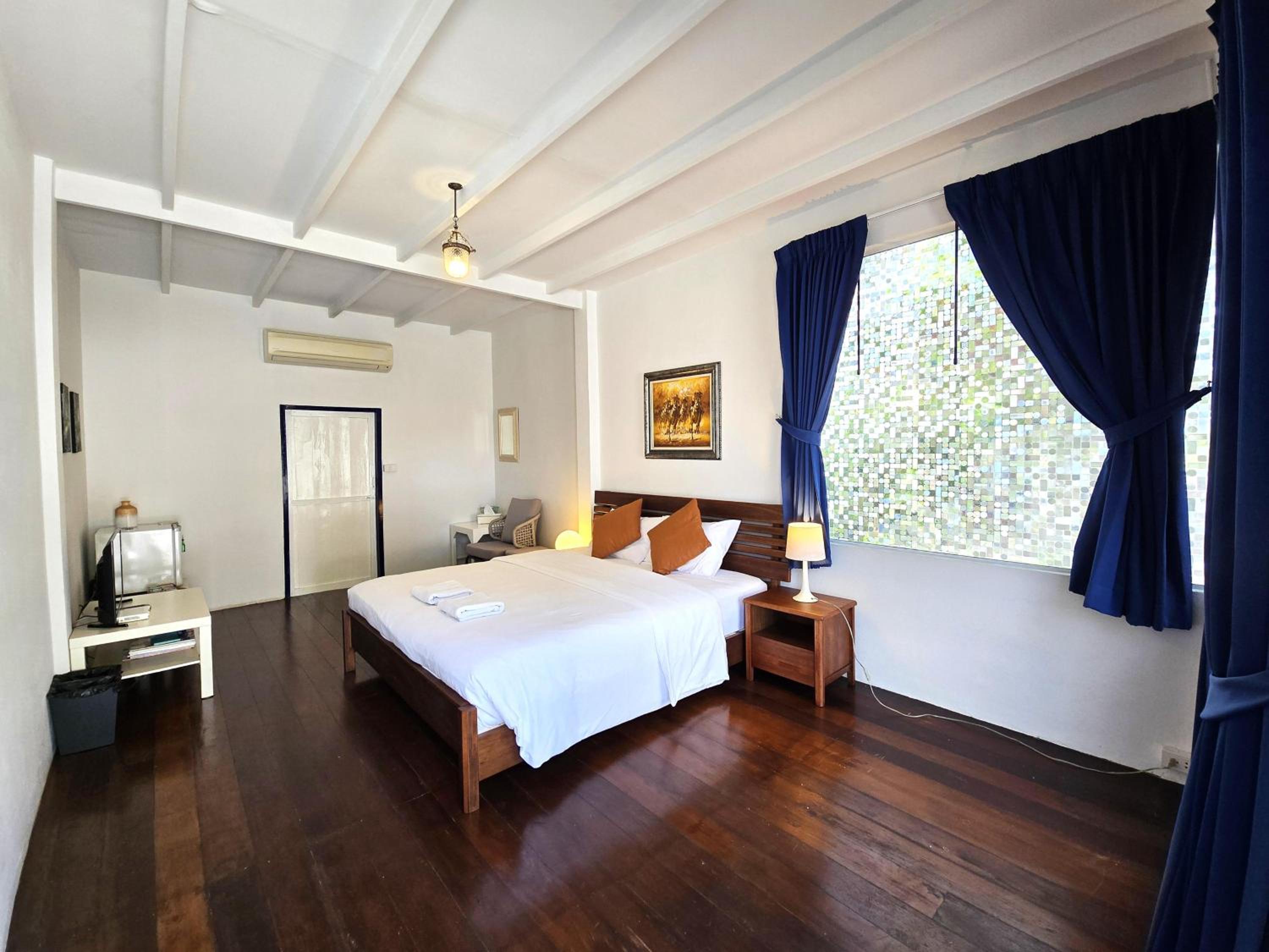 Arthit -Tara Lodge