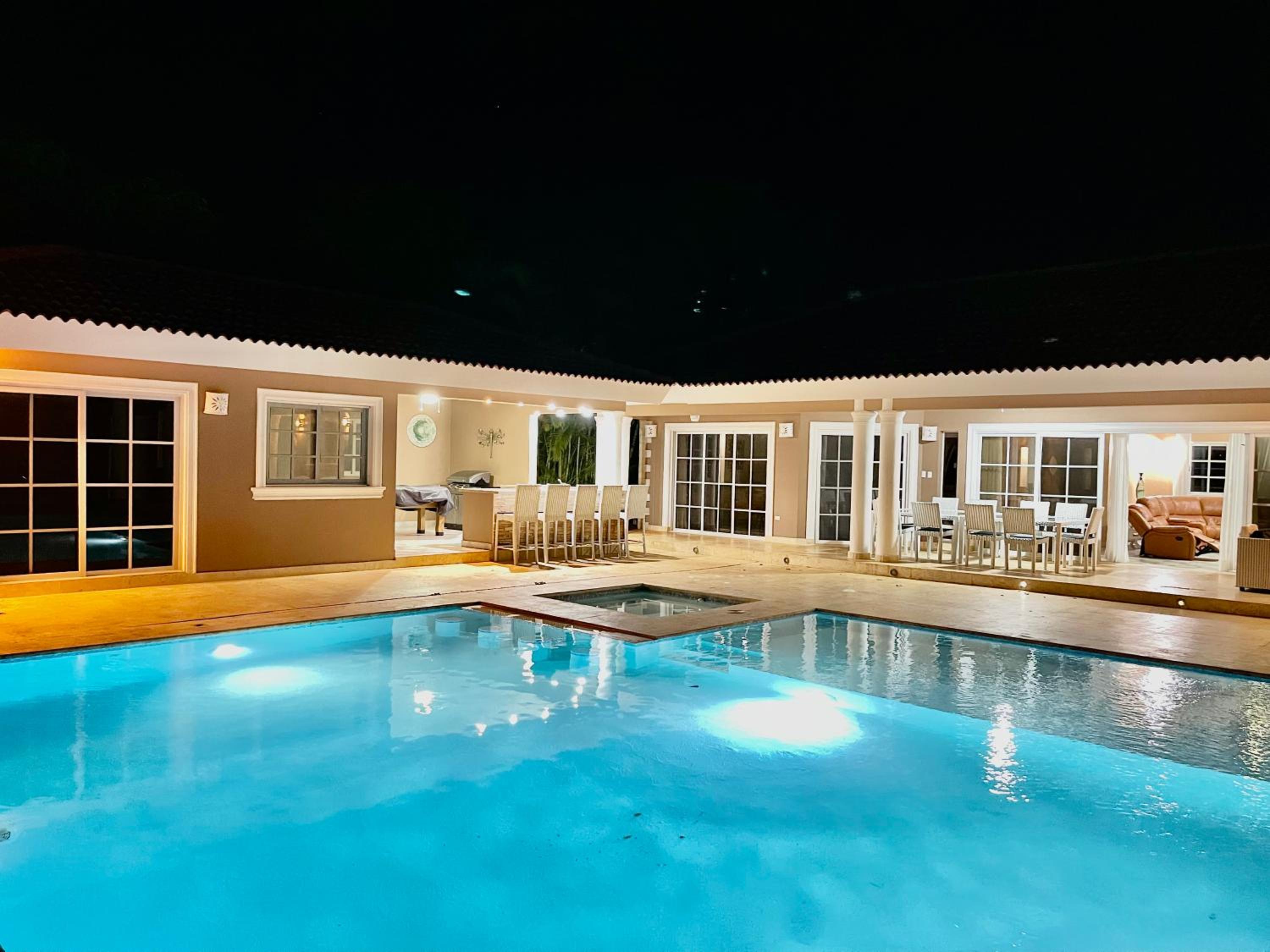 Tropical Casa Linda