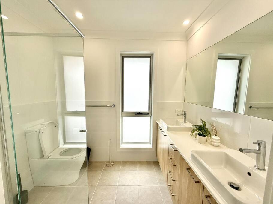 Luxury 6 bedroom Home in Wilton