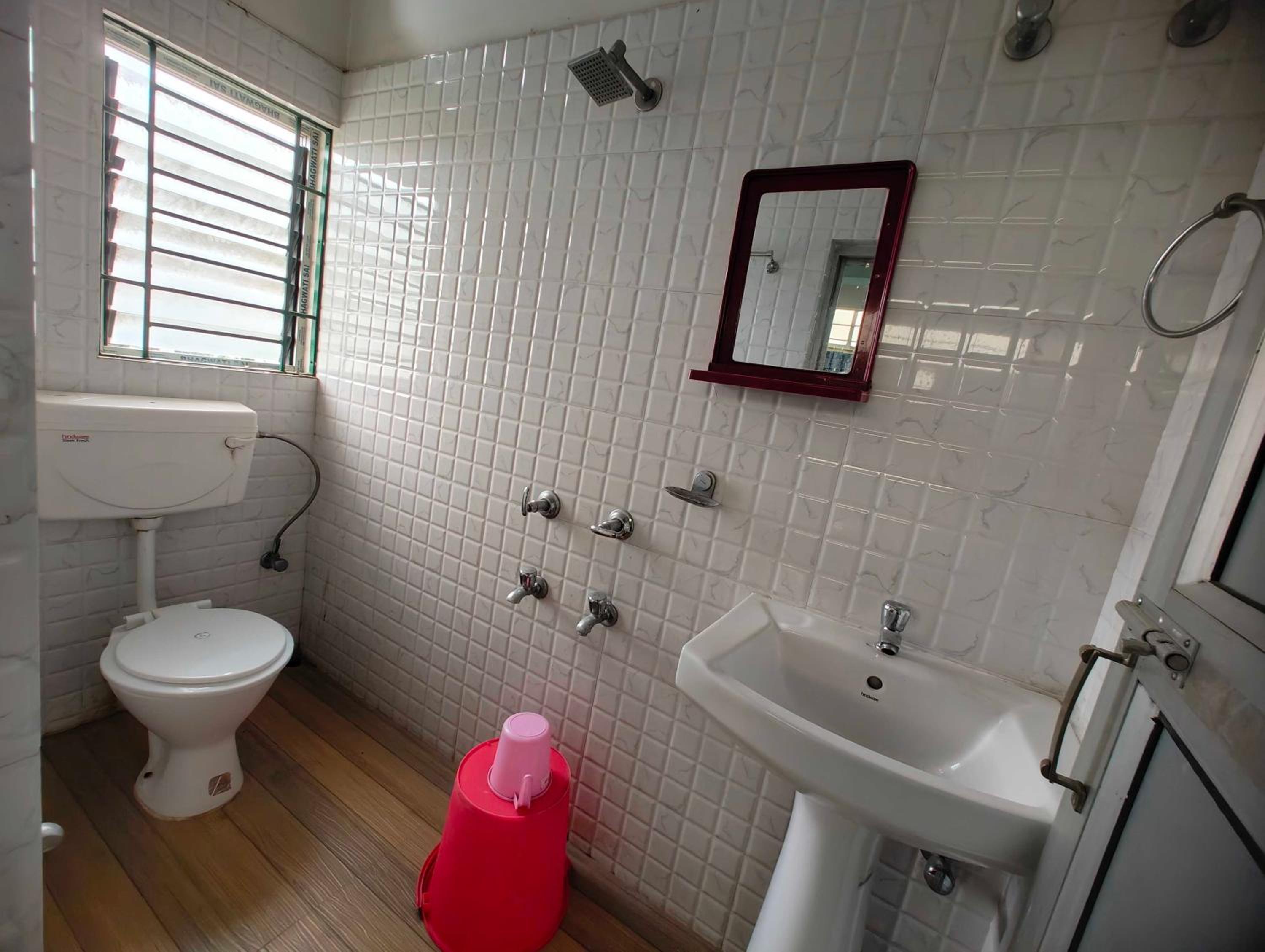 Hotel O Radhika Alay view 4