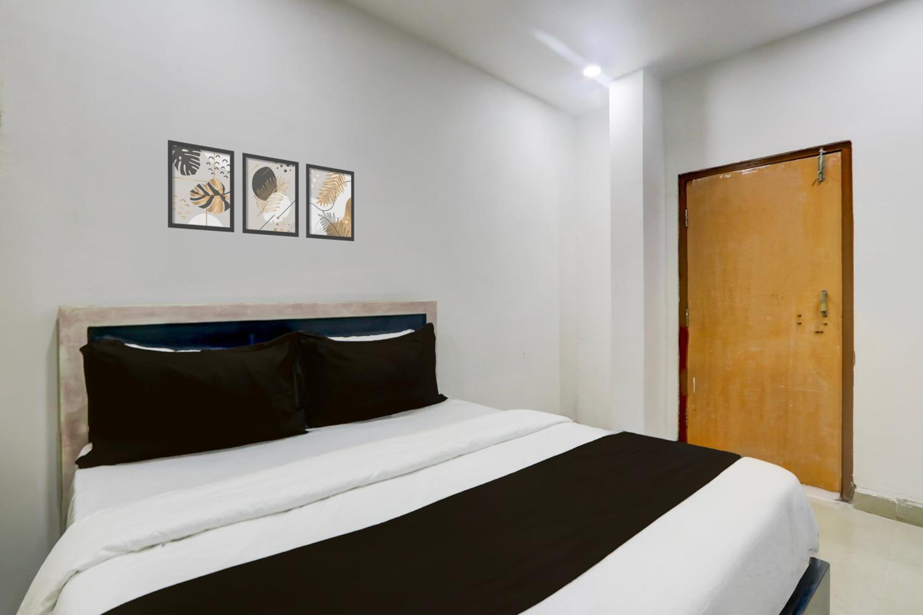Hotel O by OYO Tara Grand luxury Rooms view 4