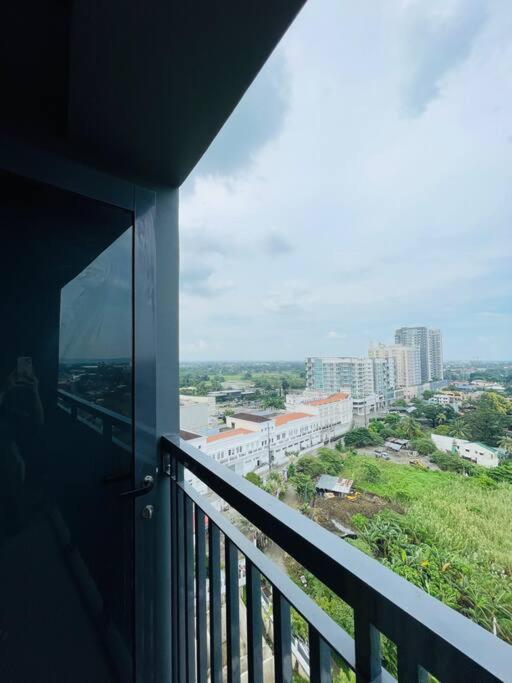 SM 5 Modern & Radiant Studio