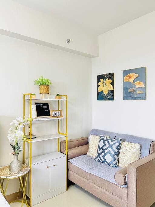 SM 5 Modern & Radiant Studio