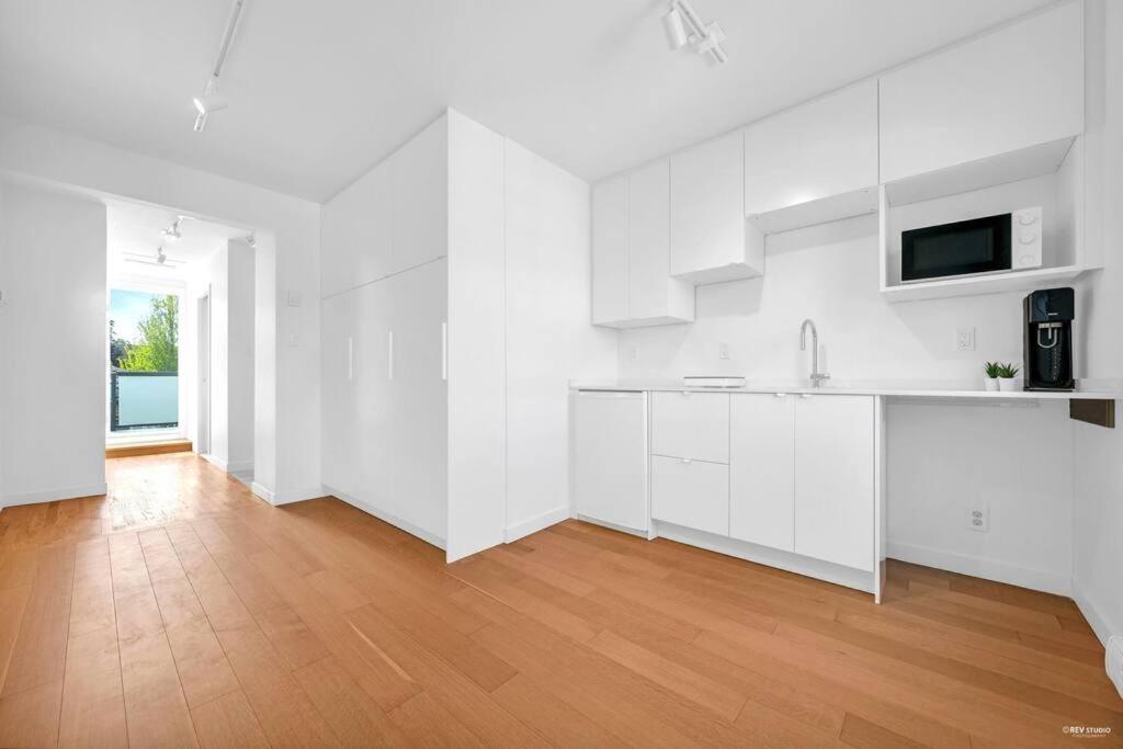 Charming East Van Home Near DT and Commercial St