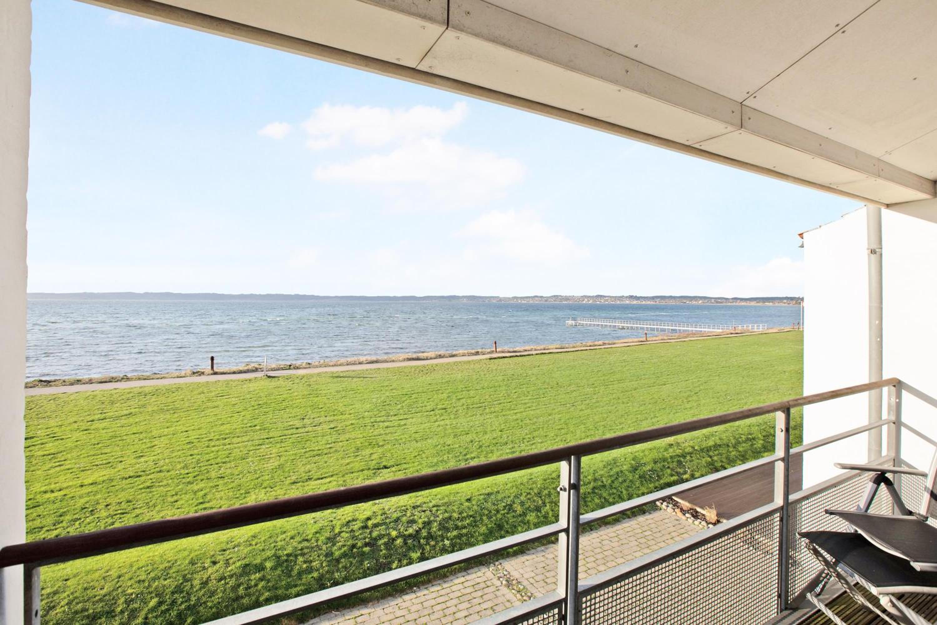 Beautiful Two-Storey Apartment With Panoramic Views Of Ebeltoft Bay