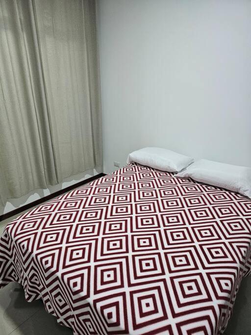 Miniestudio San José diagonal al Parque Central