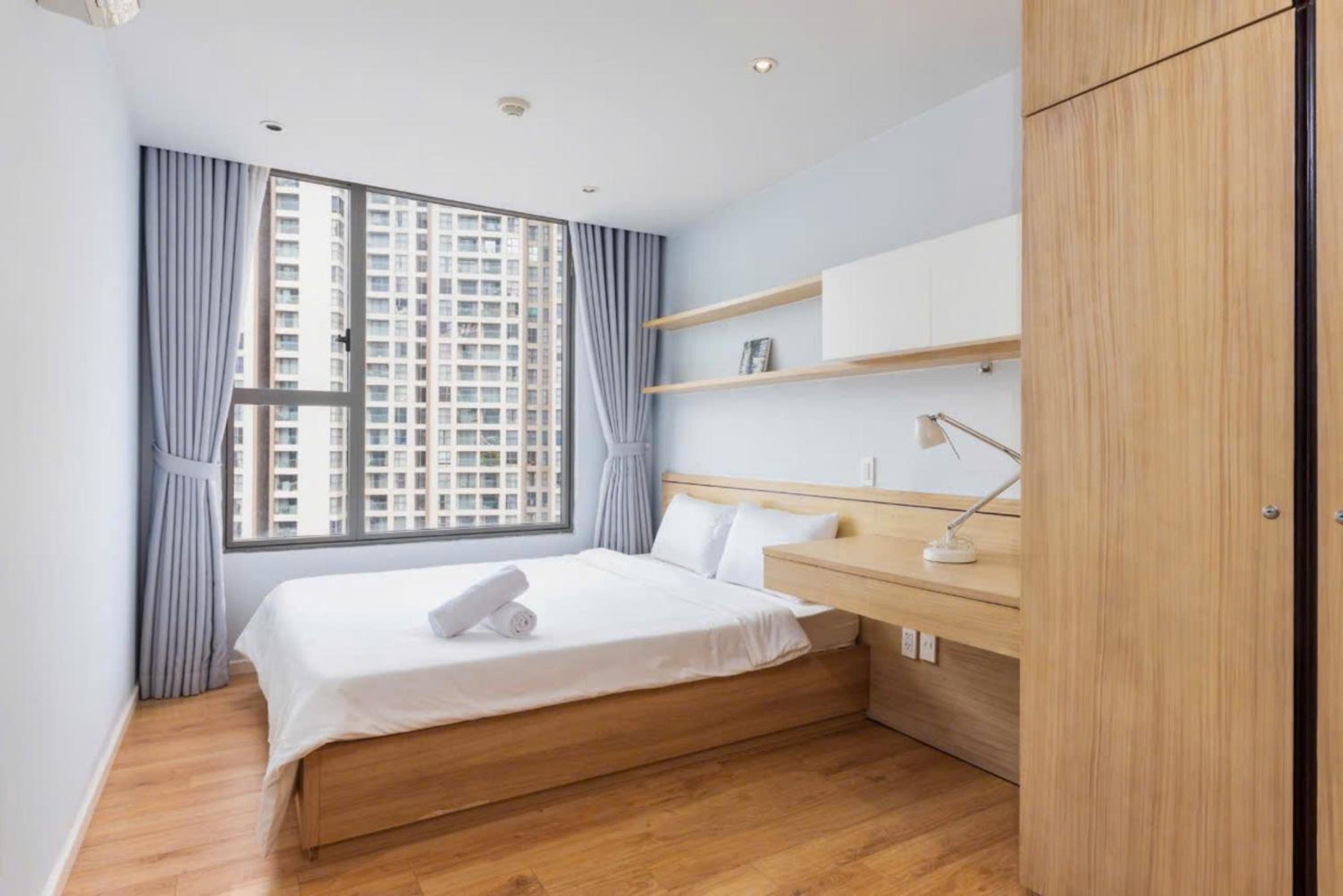 Otis Apartment - Rivergate Building District 4