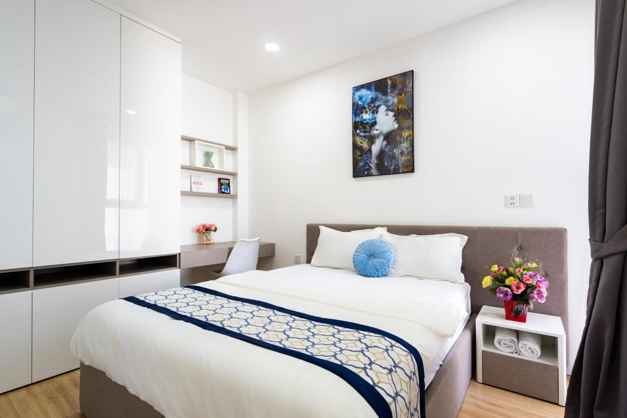 Otis Apartment - Rivergate Building District 4