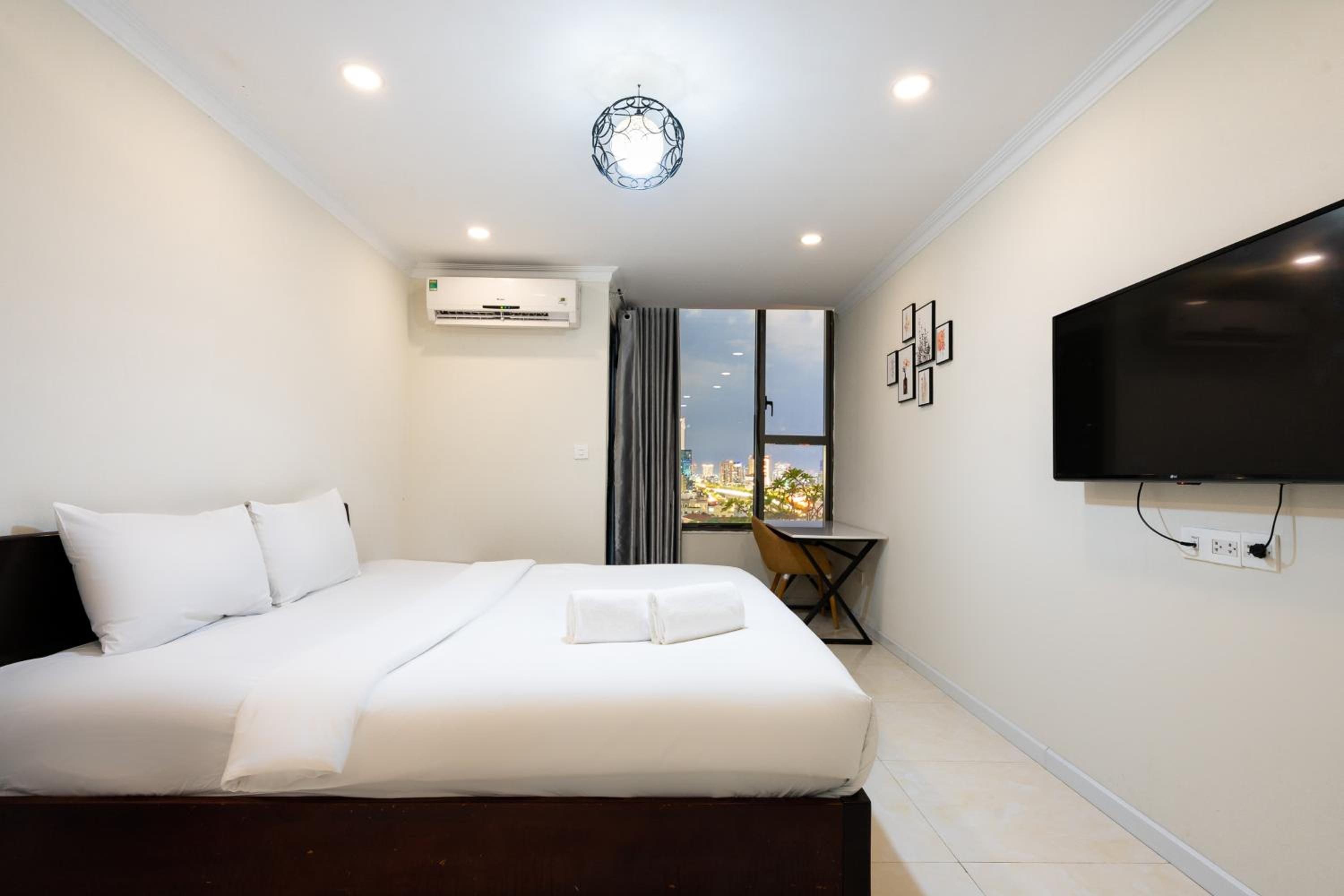 Otis Apartment - Rivergate Building District 4