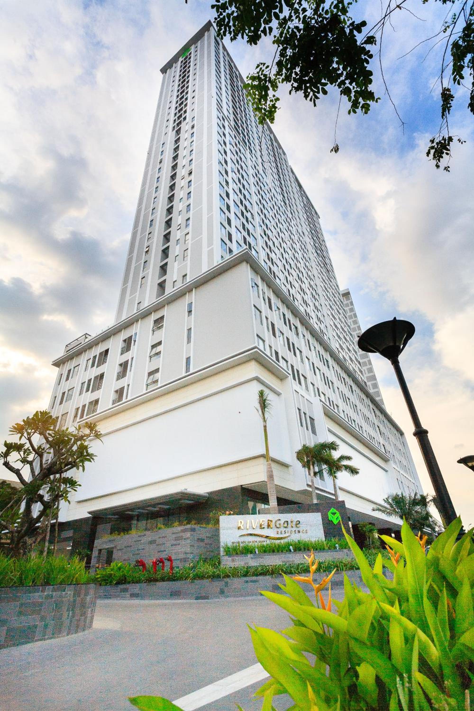 Otis Apartment - Rivergate Building District 4