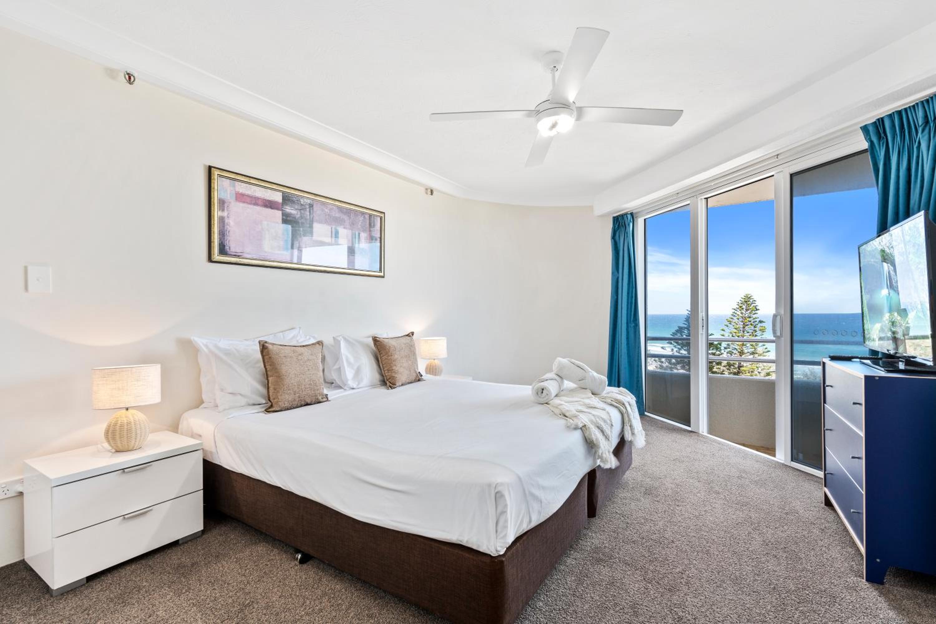 Zenith Apartments - Q Stay