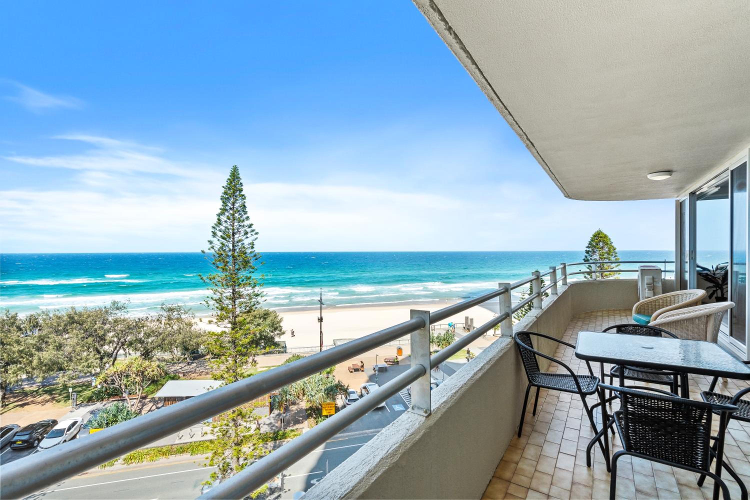 Zenith Apartments - Q Stay