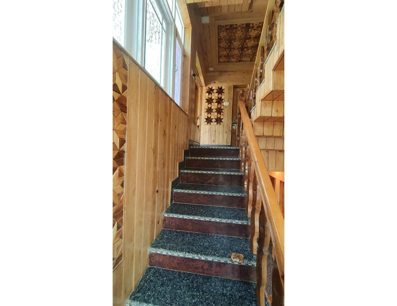 Hotel Himalayan Home Resort, Pahalgam view 2