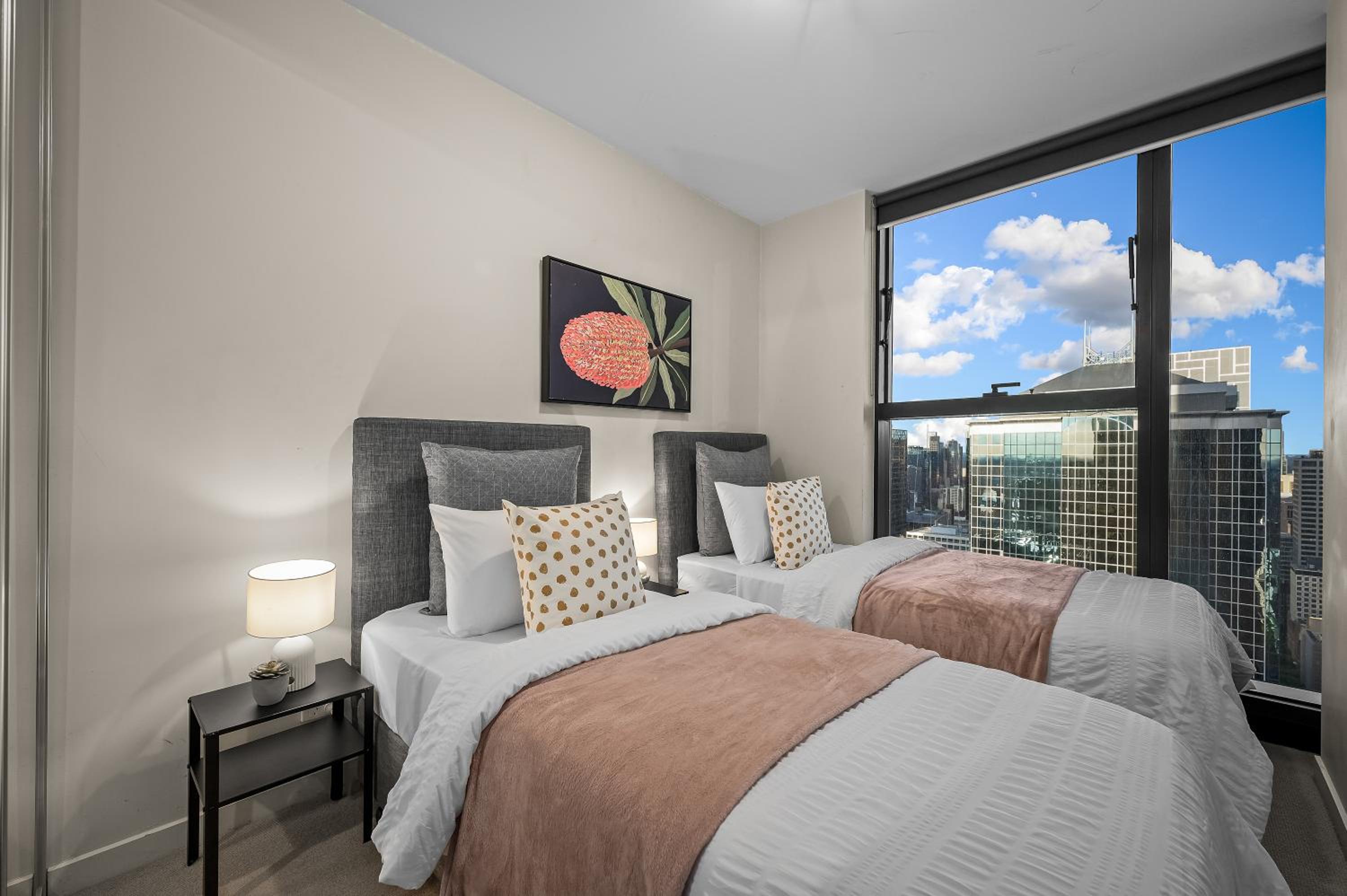 WOW Apartment on Collins 2