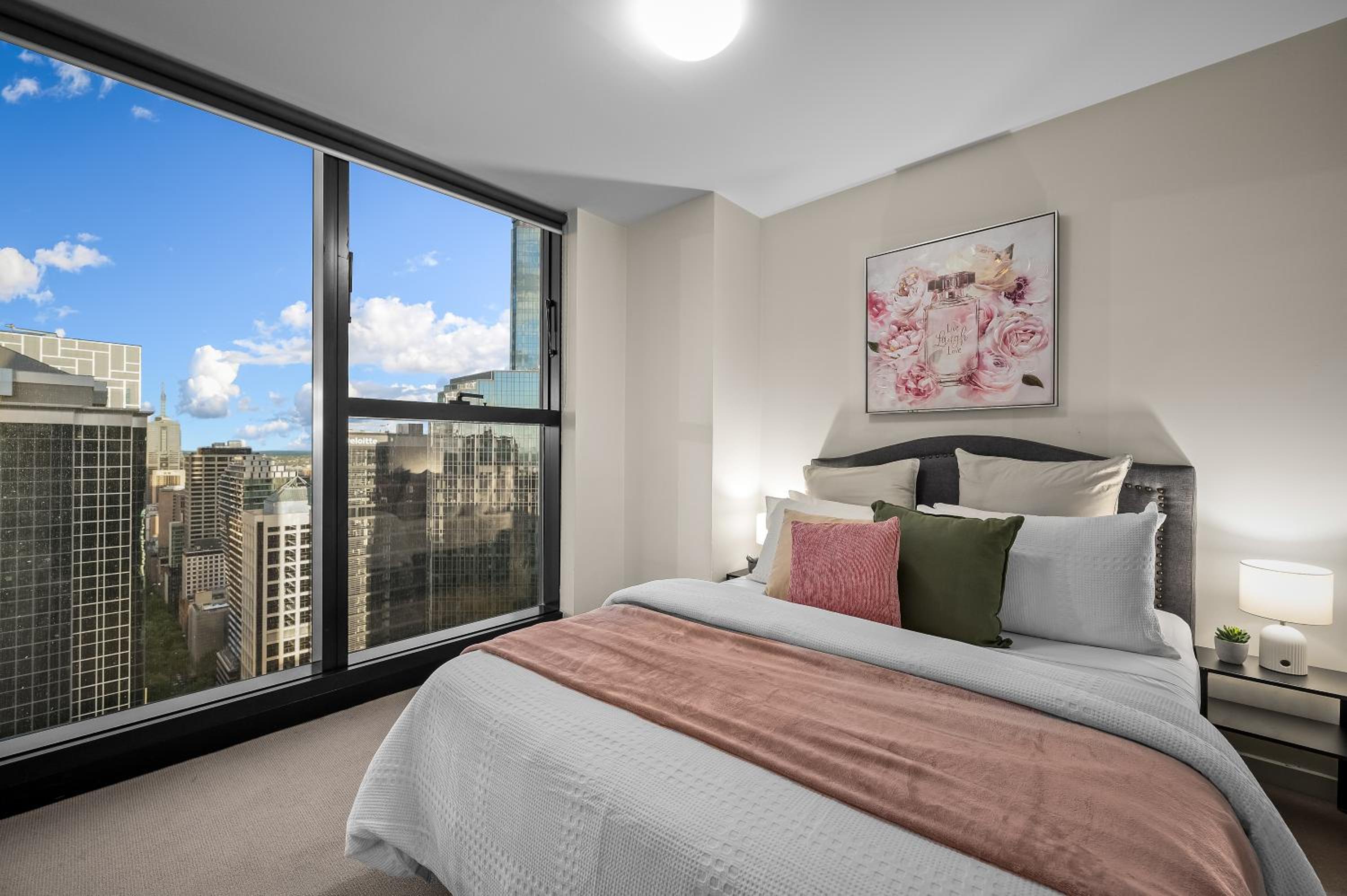 WOW Apartment on Collins 2