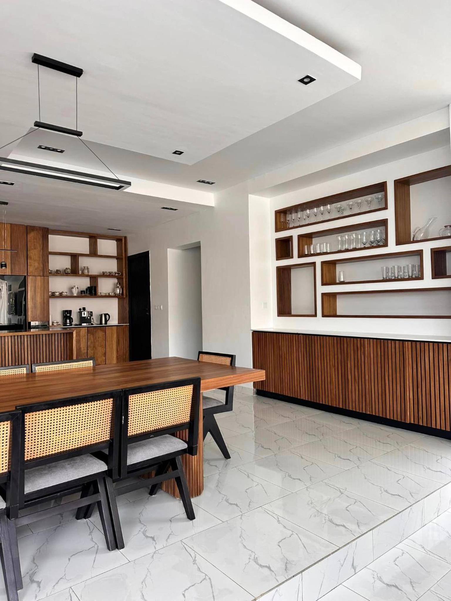 Honore Rwanda amazing White House in Kigali view 5