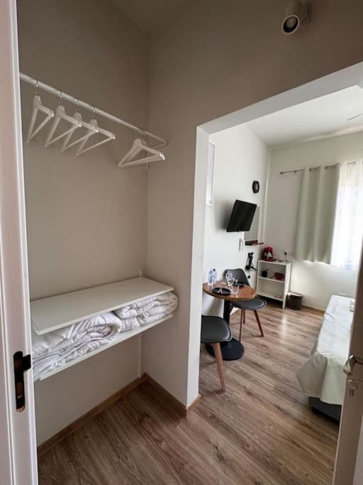 Smart Comfort RoomN7 with Private Bathroom in best Location Beach 250m
